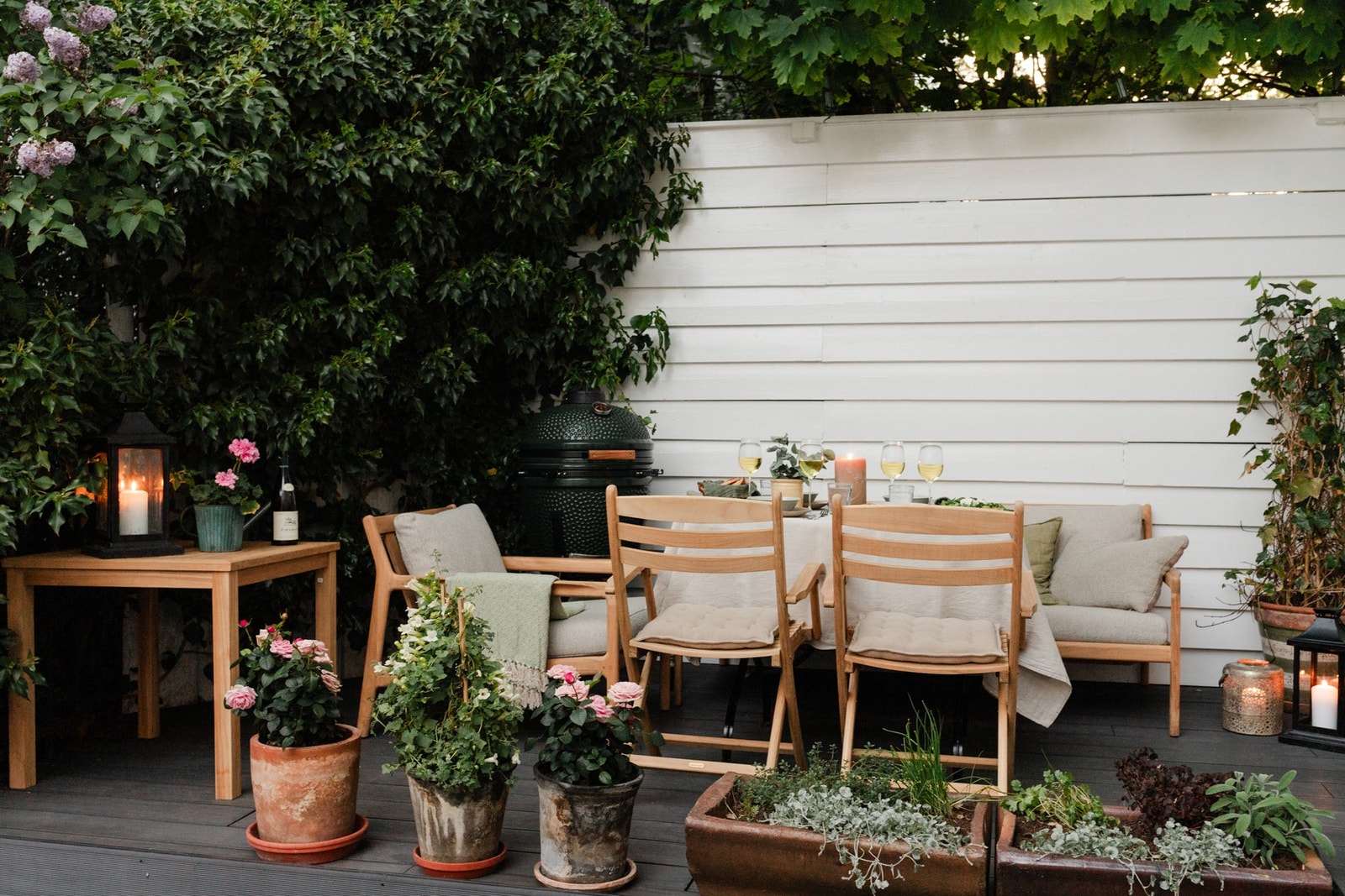 Direkte adkomst til privat takterrasse fra 2. etasje på hele 16 kvm i rolige omgivelser. (Takterrassen er ikke byggemeldt) Galleribilde