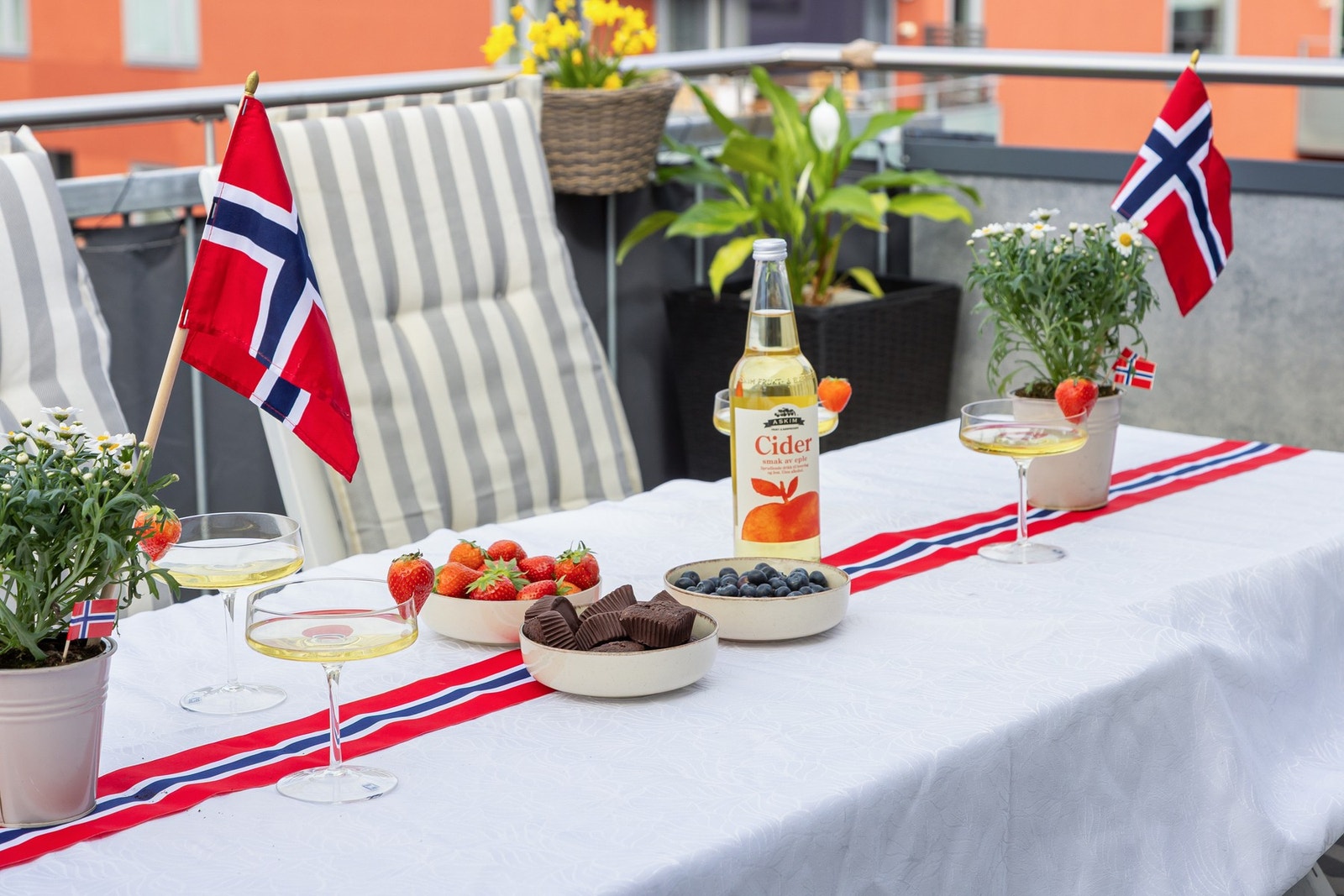 Perfekt til å invitere venner og familie på 17.mai frokost! Galleribilde