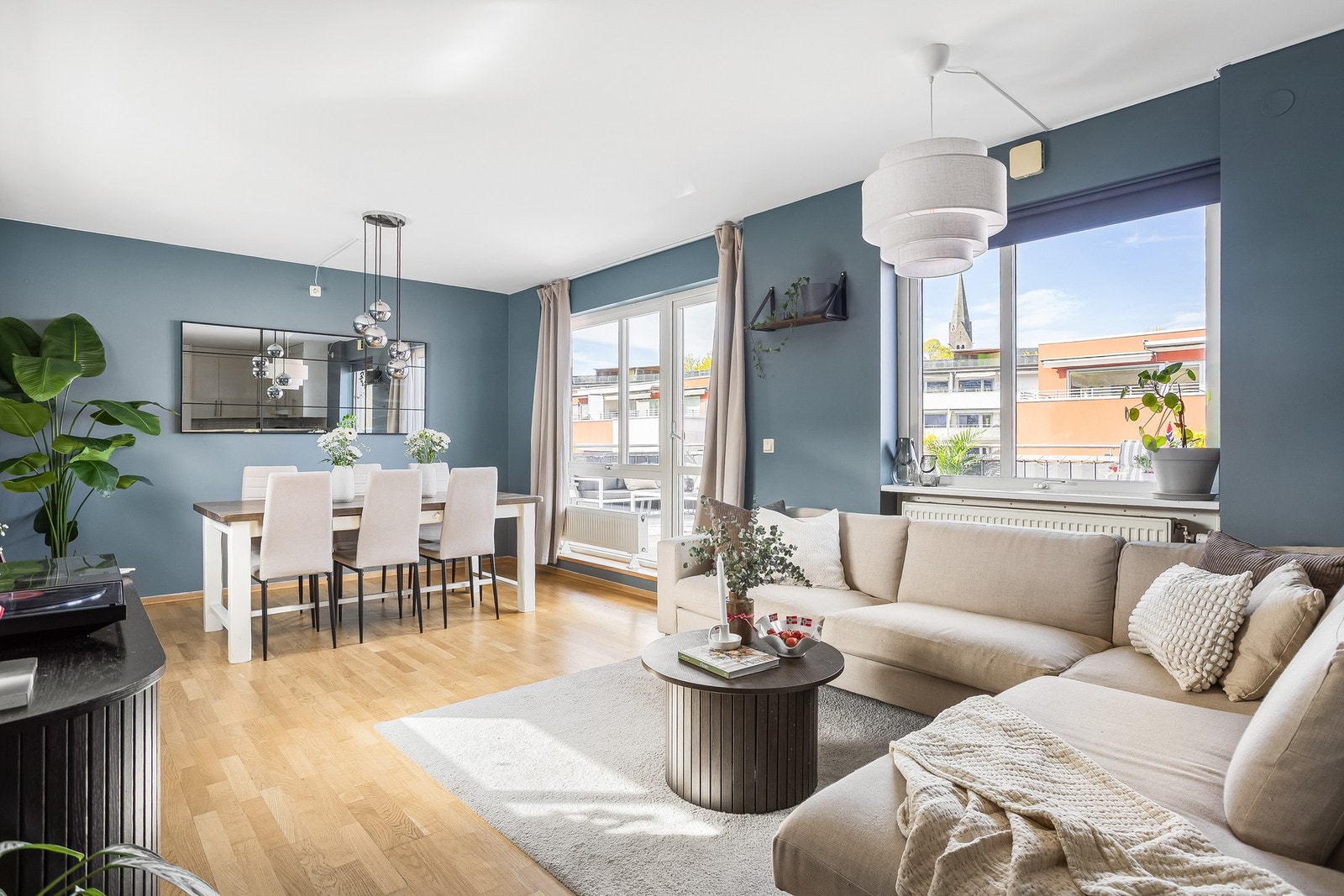 Velkommen inn til leilighetens oppholdsrom! Galleribilde