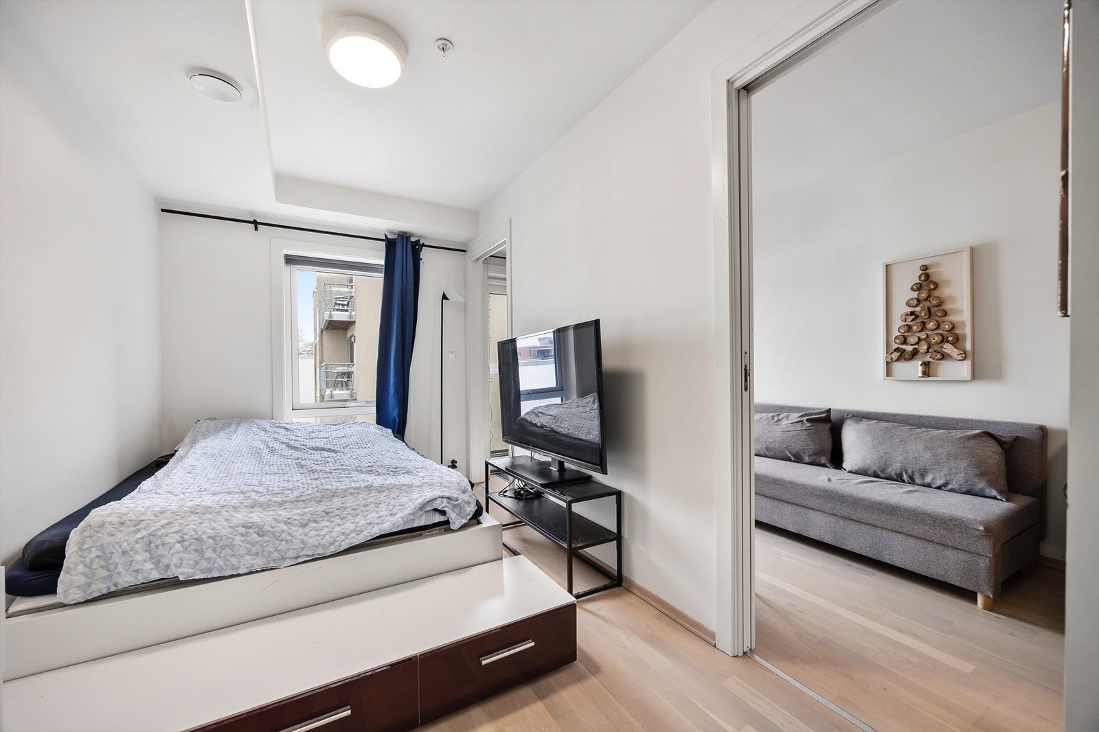 Soverom med enkel tilgang til stue. Galleribilde