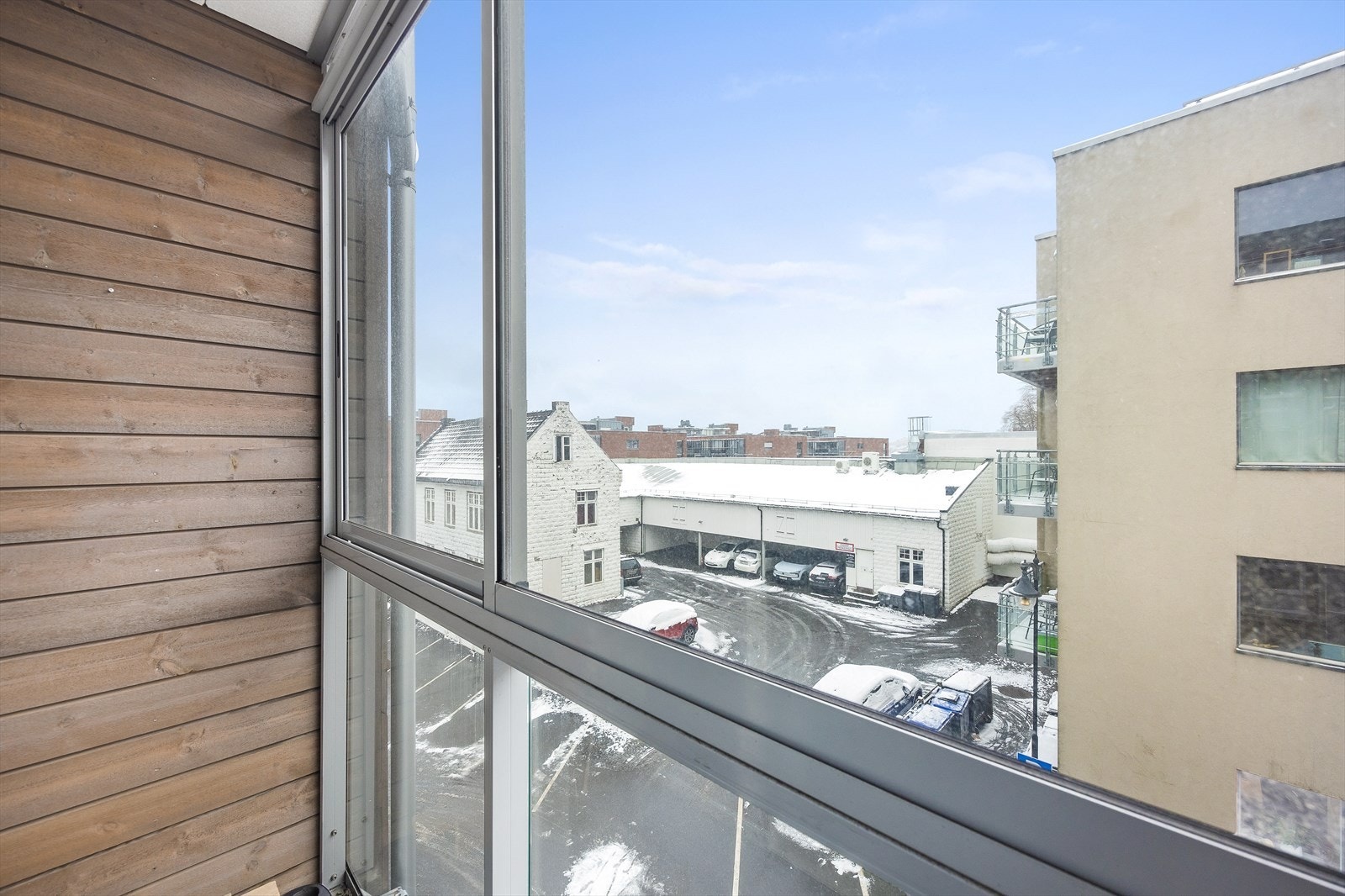Balkong med mulighet for sitteplasser. Galleribilde