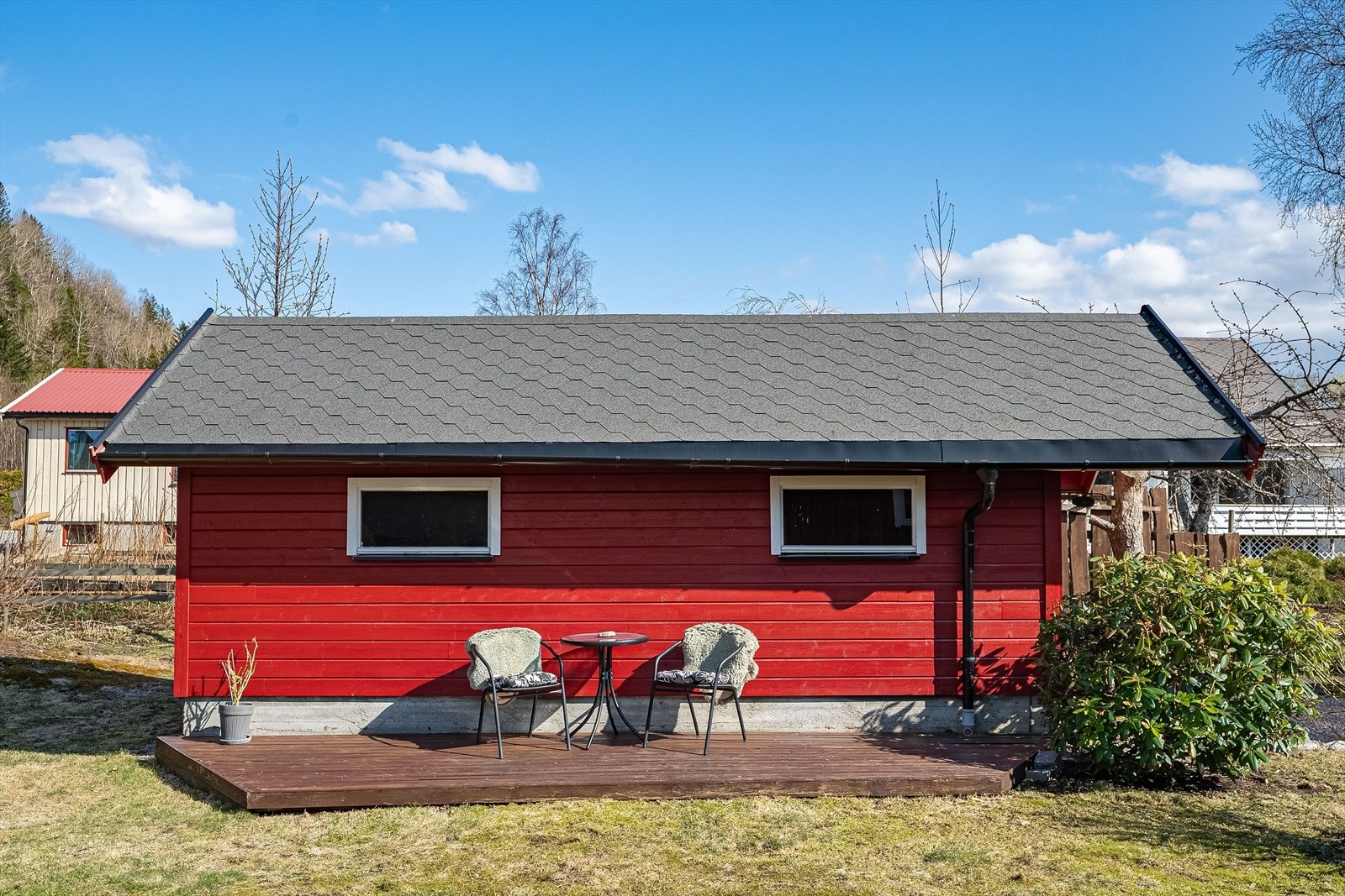Fin tomt på ca. 1227m². Galleribilde