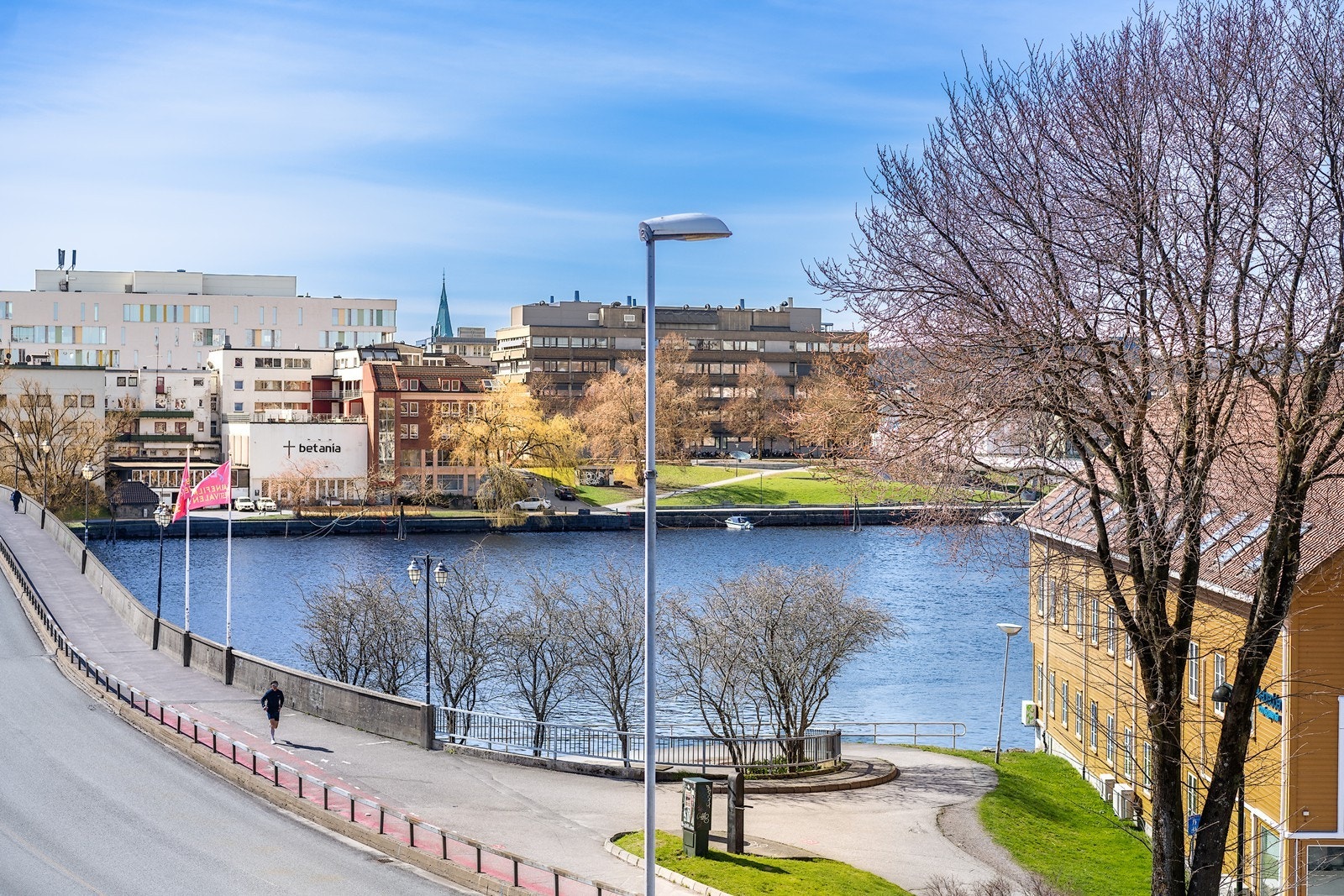 Velkommen til Østerveien 10 - flott 3-roms andelsleilighet med meget sentral beliggenhet på Lund - presentert av Gaute Kverneland i Aktiv. Foto: Ivars Upe Galleribilde