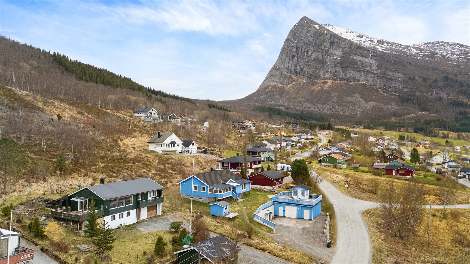 Området byr på flotte turterreng, både i skog og fjell, samt nærhet til sjøen Galleribilde