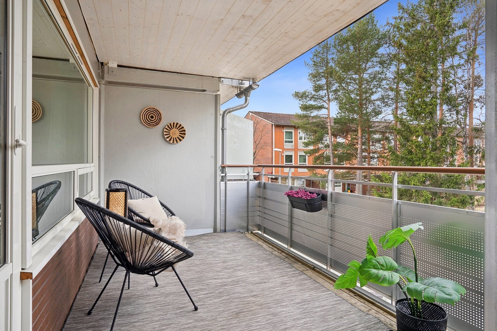 Fra soverommet har du tilkomst til en overbygd balkong på 9,8 m². Galleribilde