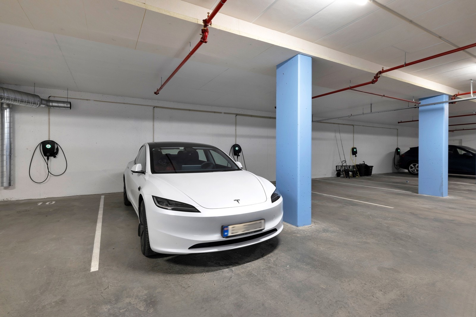 Det medfølger bod og en gunstig plassert parkeringsplass i garasjekjeller. Galleribilde