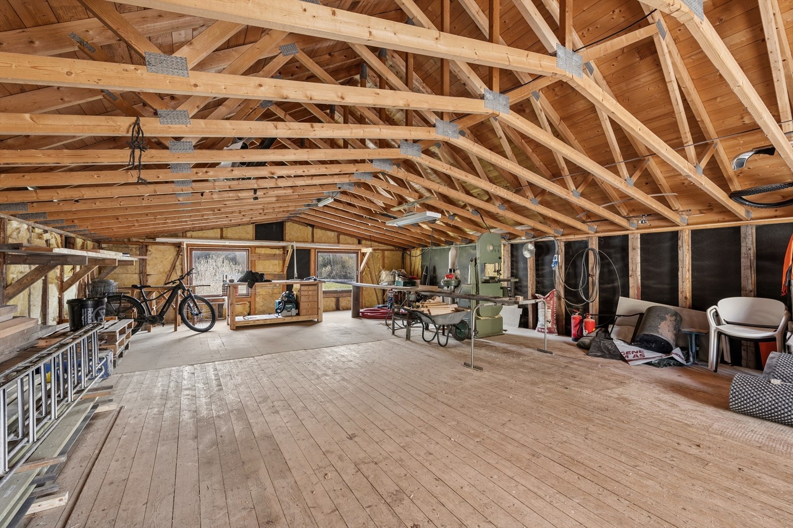 Praktisk loft over dobbelgarasjen. Galleribilde