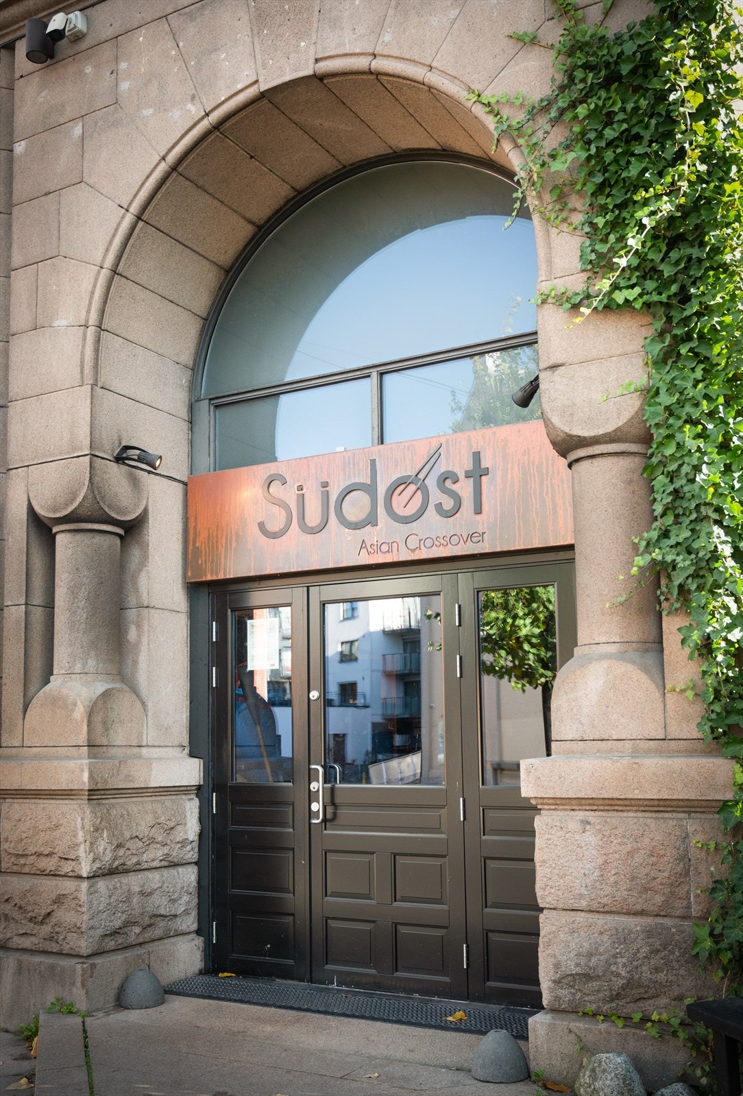 Grünerløkka er kjent for sitt yrende restaurant- og uteliv, med et mangfold av tilbud rett i nærheten. Galleribilde