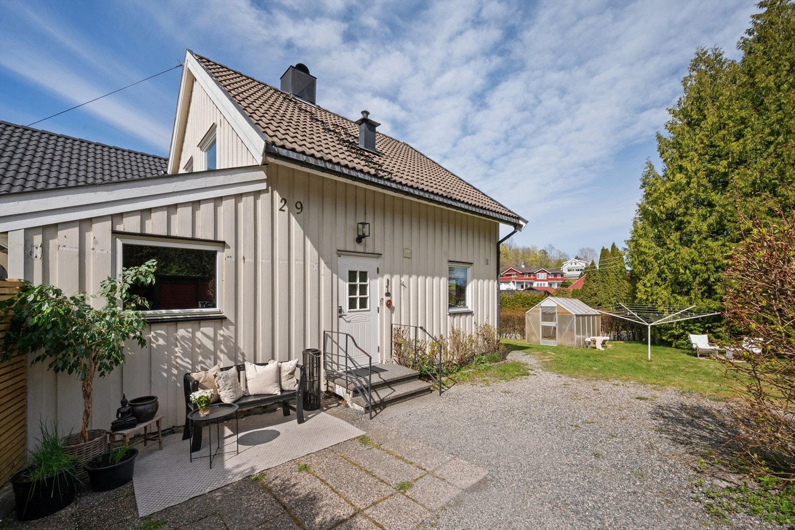 Hyggelig inngangsparti ønsker velkommen. Galleribilde