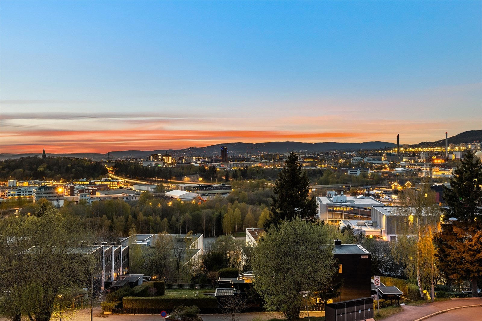 Kveldslys over Tveita og Alna. Galleribilde