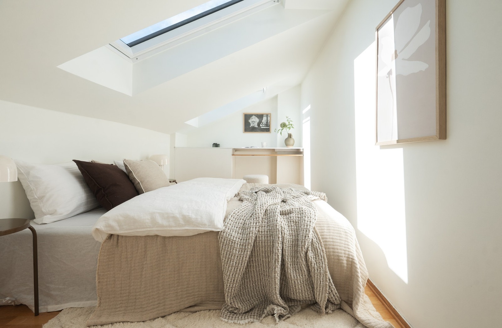 Innredet hems med nye Velux takvinduer fra 2026 og et gulvareal på 11 kvm. Galleribilde