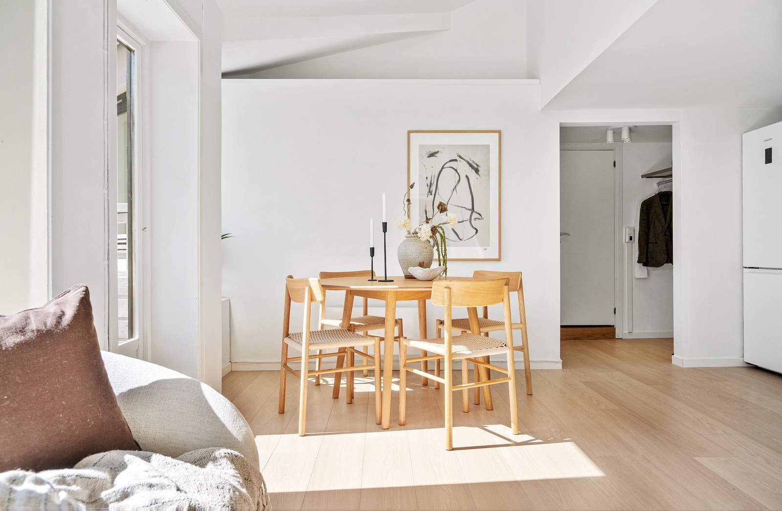 God plass til spisebord i tilknytning til kjøkkenet. Galleribilde