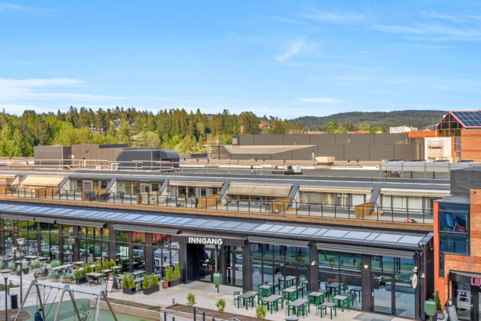 Lørenskog byr på gode shoppingmuligheter og flere spisesteder. Galleribilde