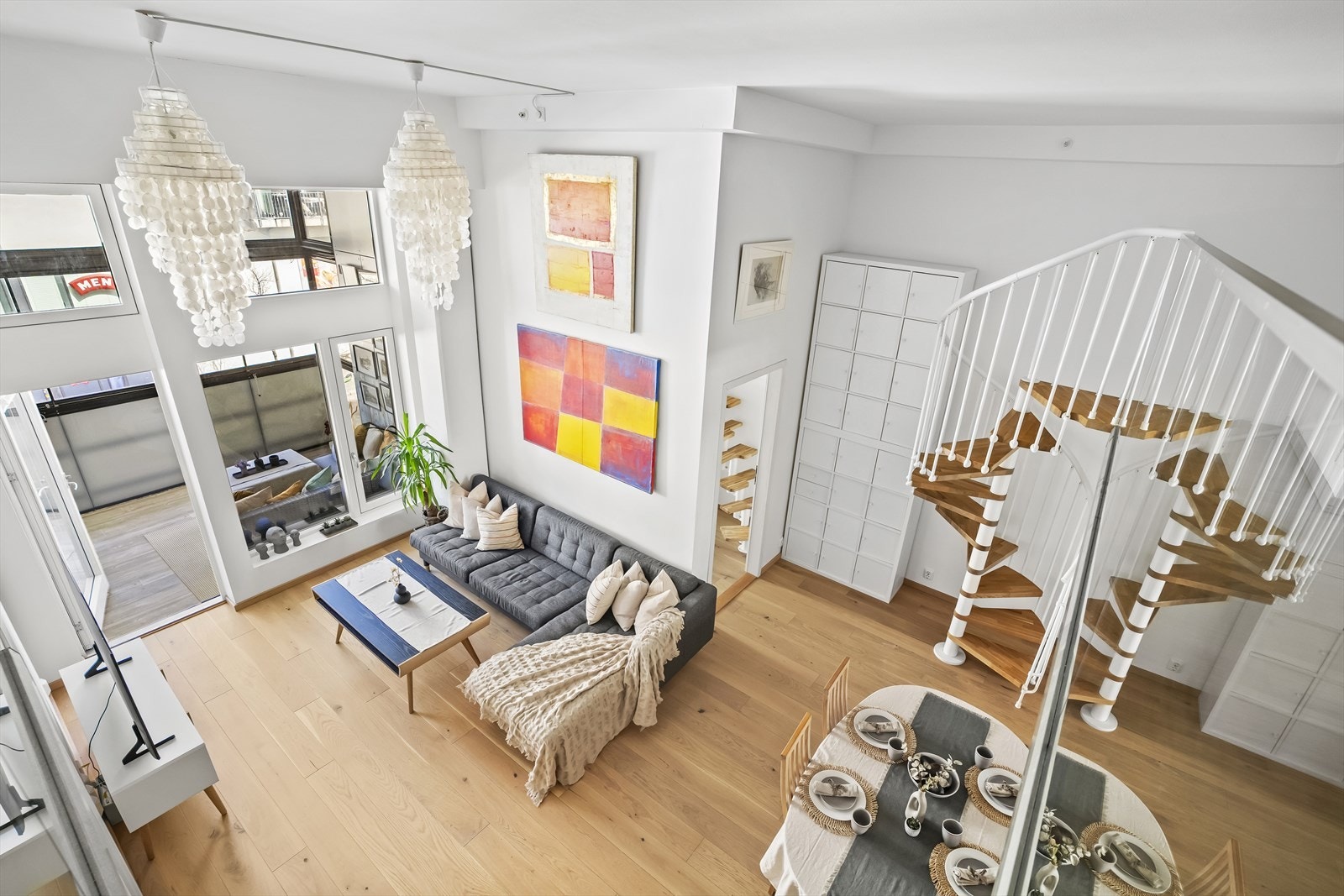 Legg merke til takhøyden! Galleribilde