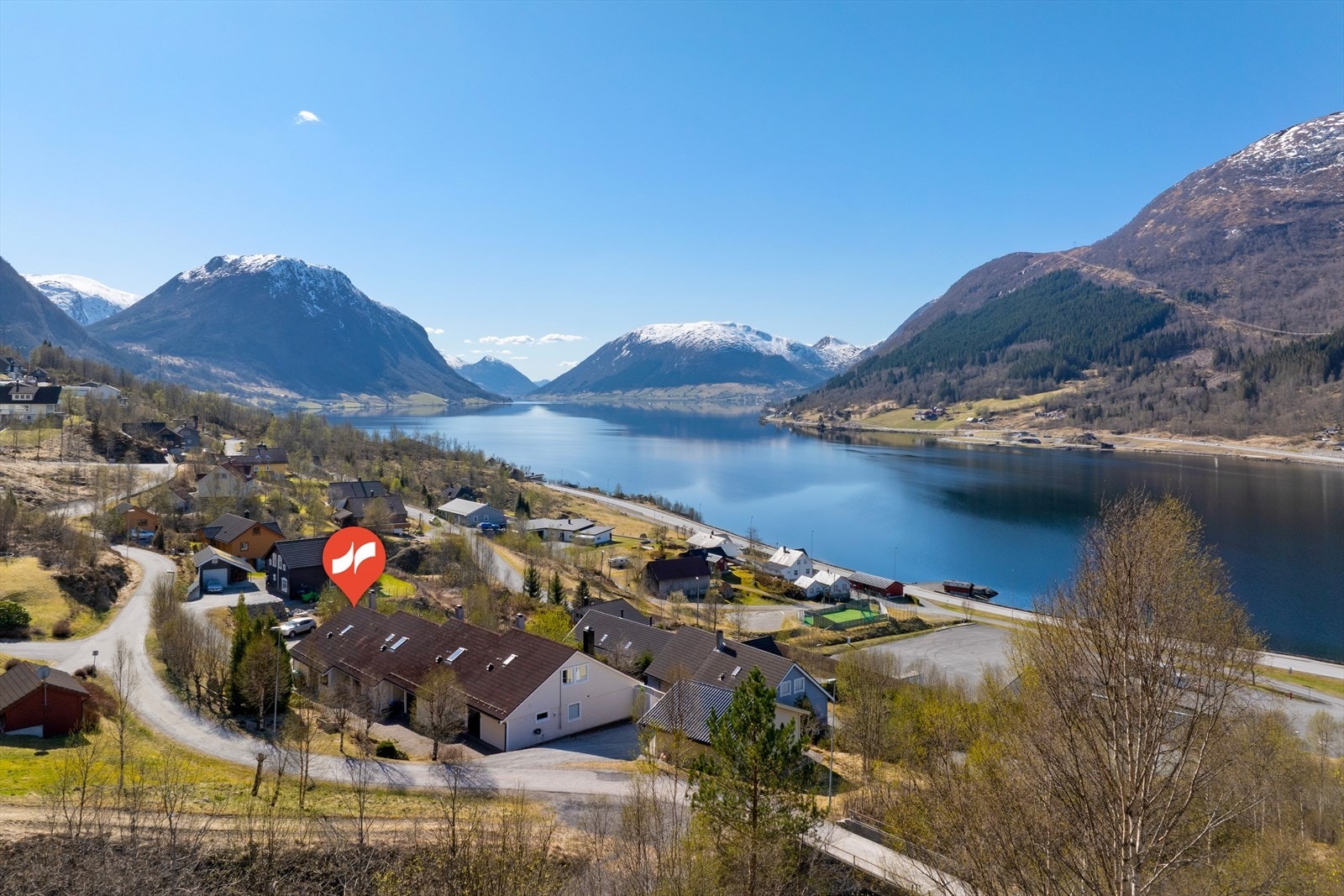Velkommen til Vikagarden 70! Presentert av Hedda Njøs v/Eiendomsmegler Norge. Galleribilde