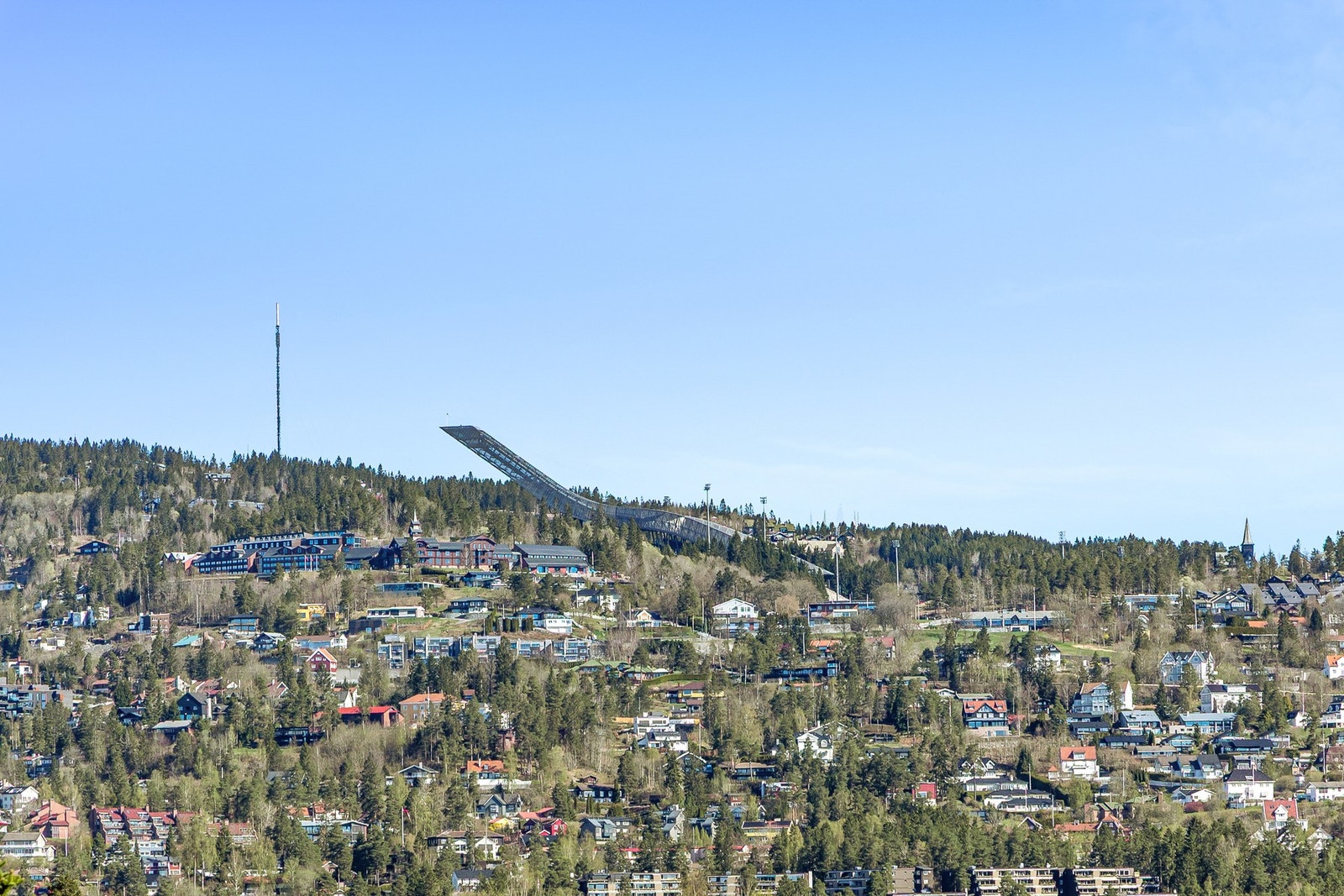 Utsikten mot Holmenkollen. Galleribilde