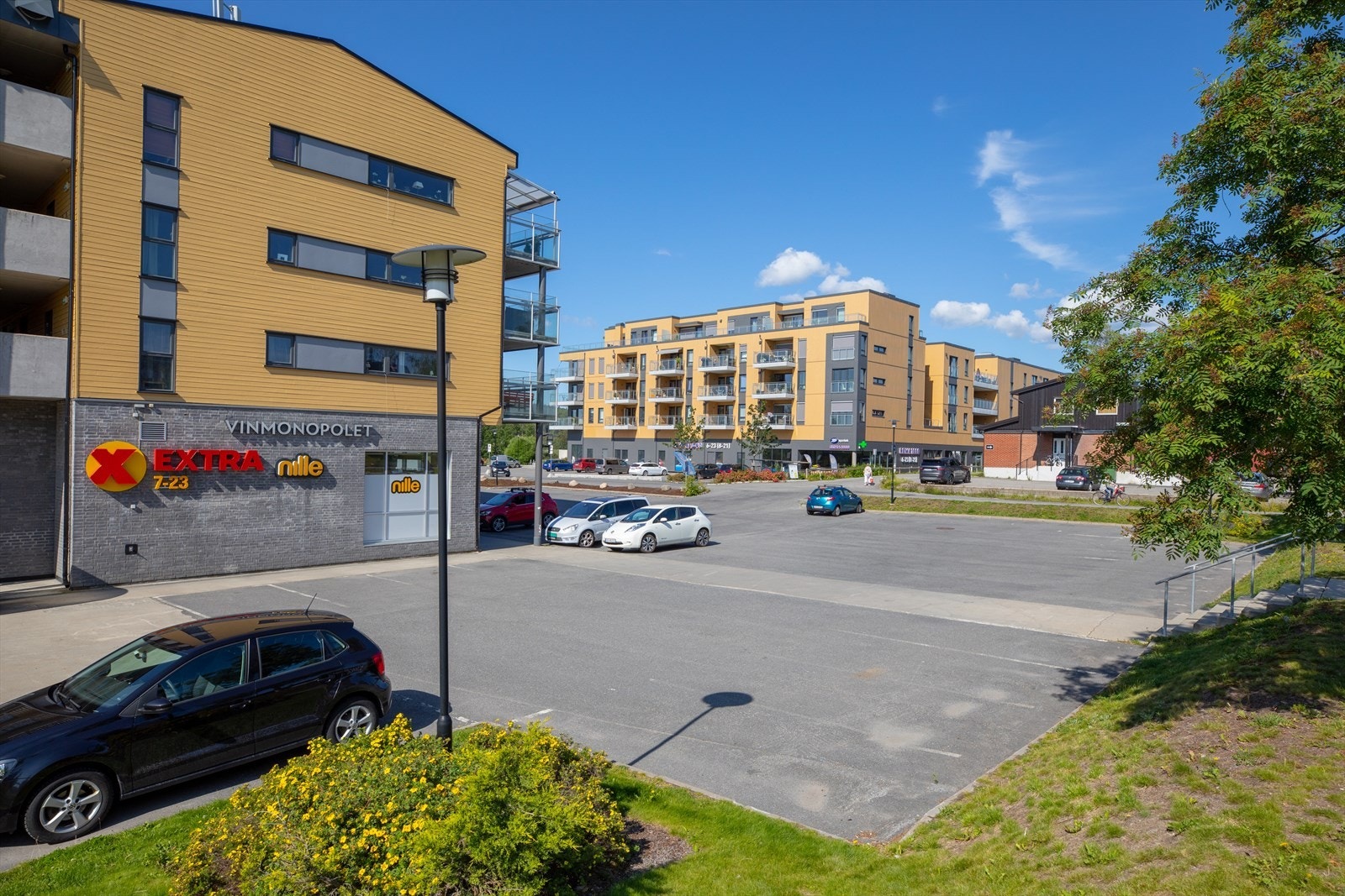 I Ask sentrum finner man blant annet Coop Extra, Rema 1000, Nille og Vinmonopolet. Galleribilde