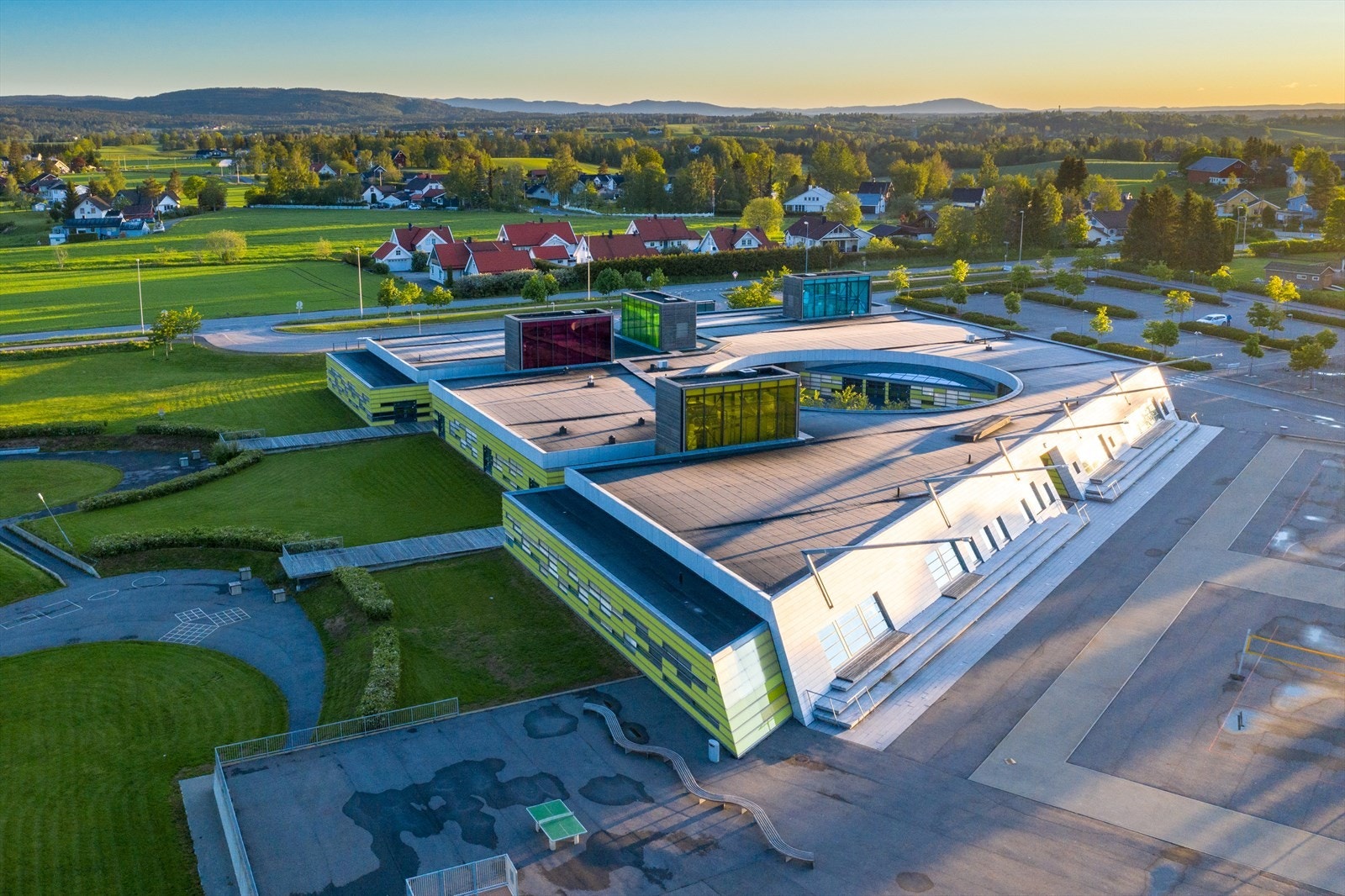 Gjerdrum ungdomsskole ligger også i kort avstand fra boligen. Galleribilde