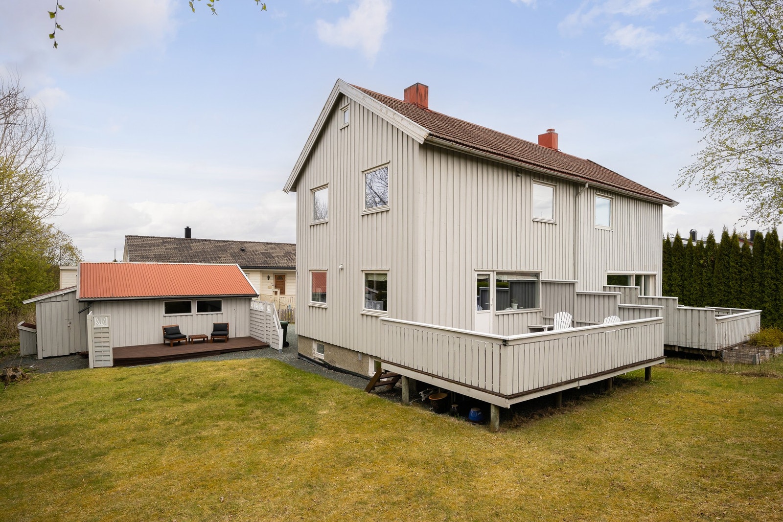 Tomten er som nevnt, flat og pent opparbeidet. Galleribilde