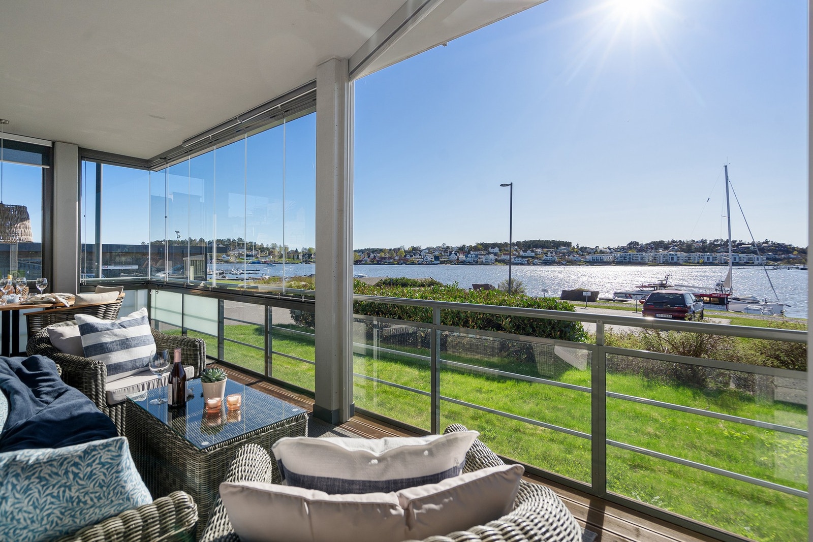 Port i gjerdet for enkel utgang bryggen og uteområde Galleribilde