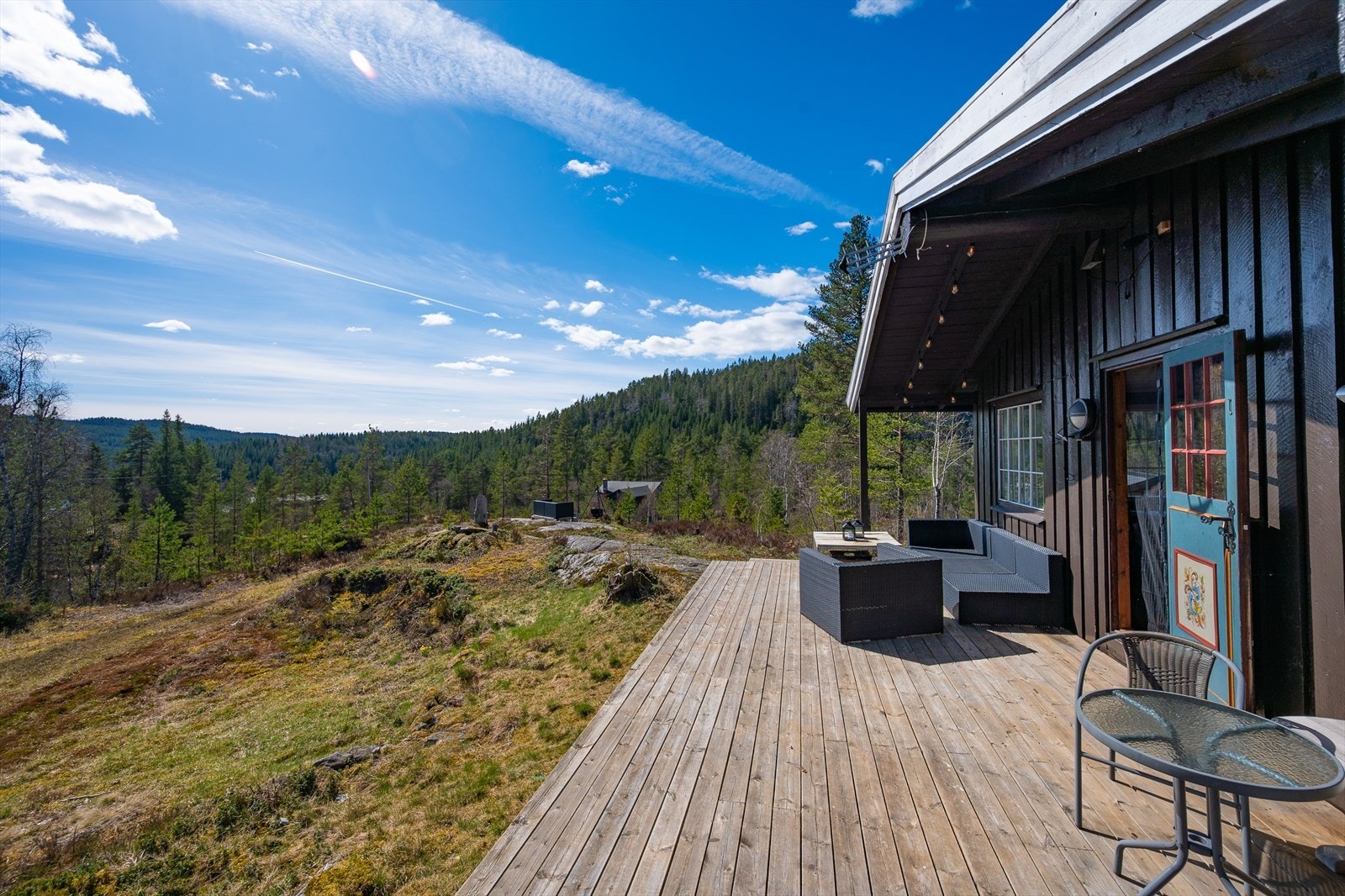 Sydvendt terrasse med gode solforhold Galleribilde