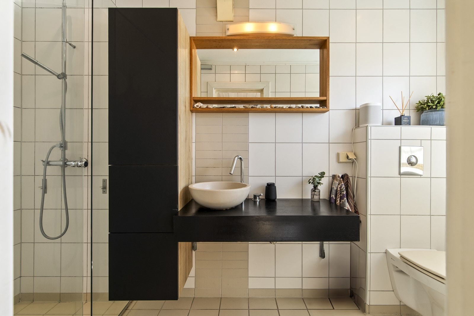 Det andre badet i andre etasje ble pusset opp i 2004, og fremstår som velholdt og pent. Galleribilde