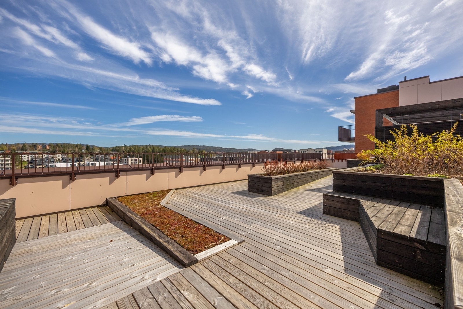 Veldrevet sameie med stor felles takterrasse. Galleribilde