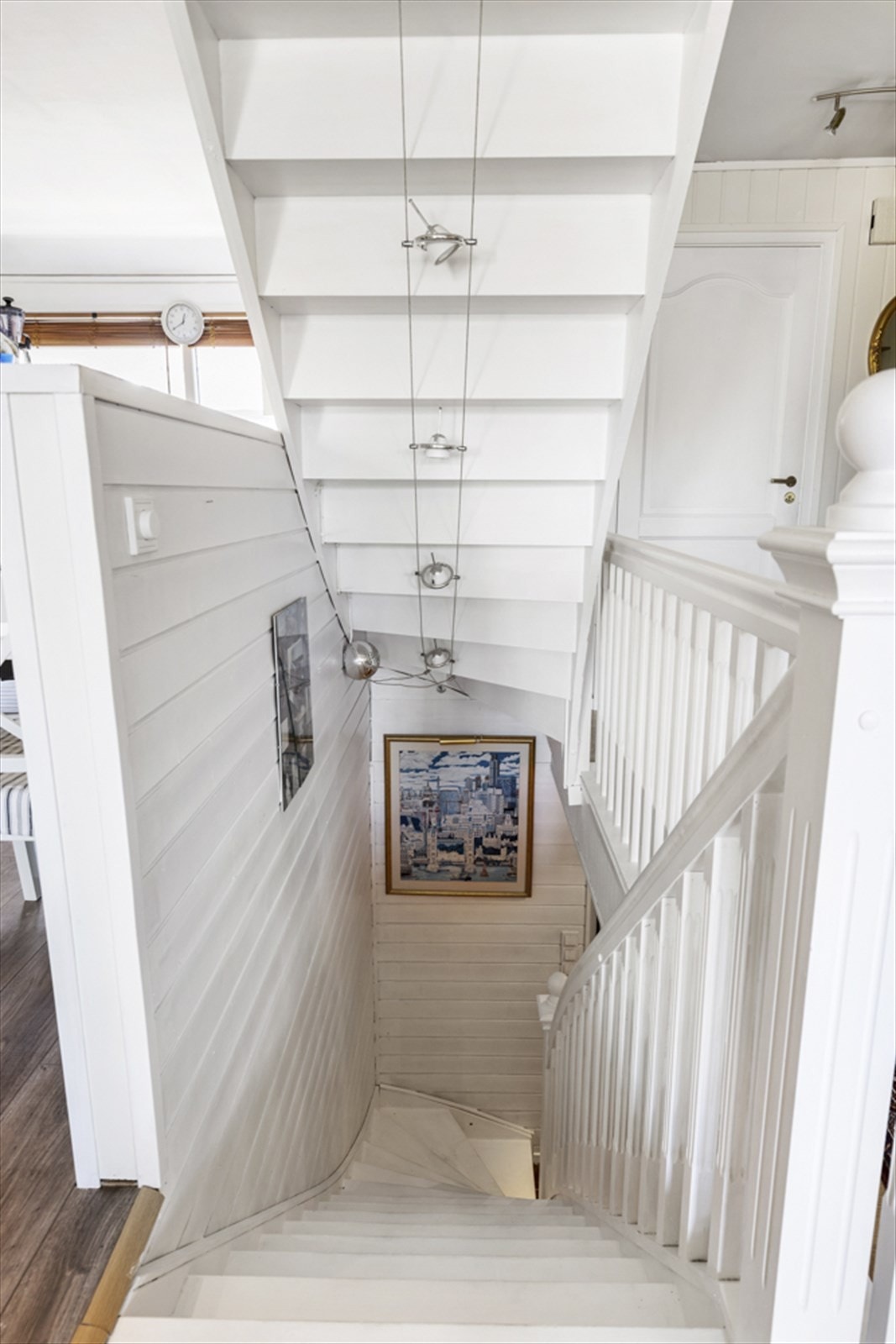 Trapp ned til kjelleretasjen. Galleribilde