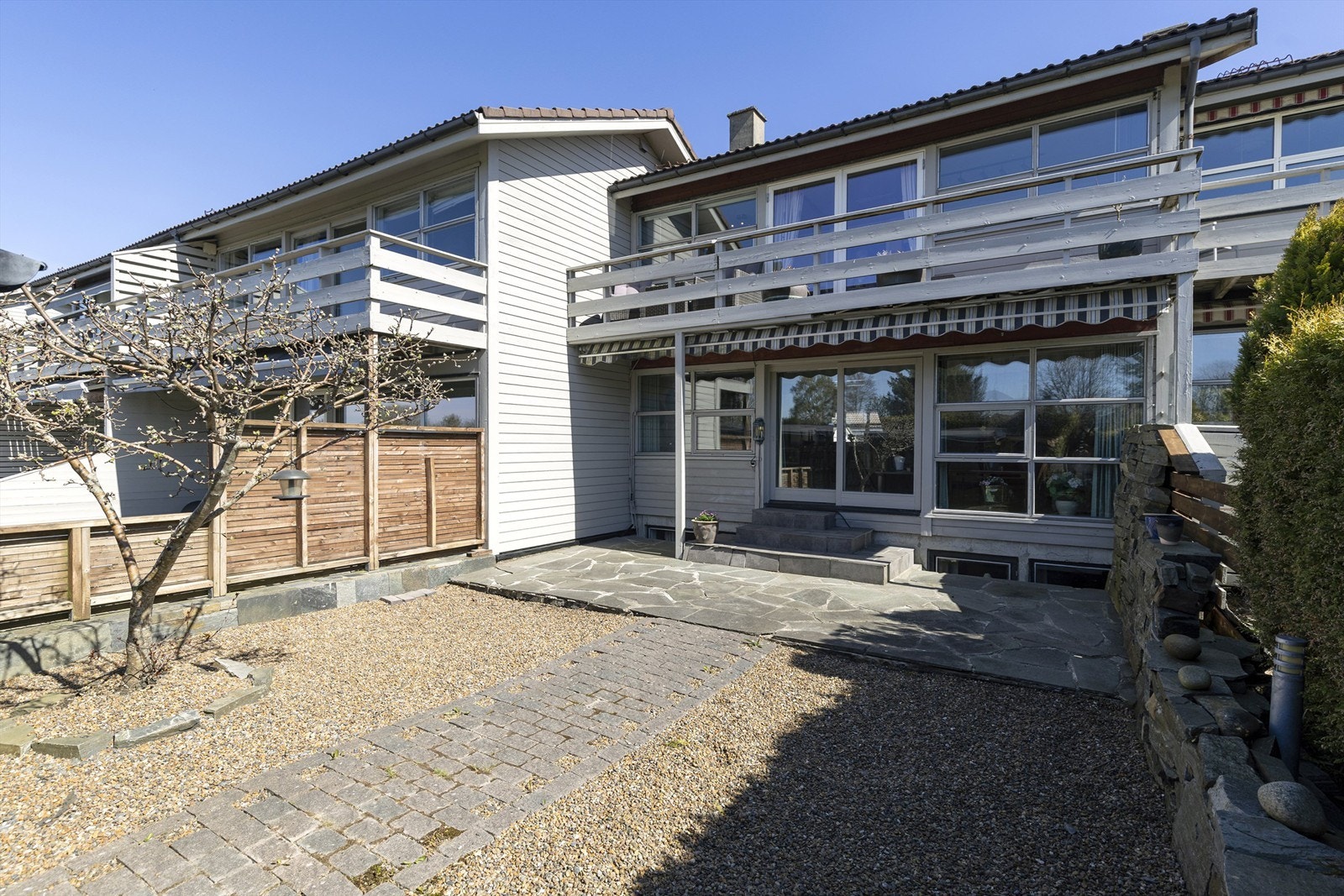Uteområde. Galleribilde