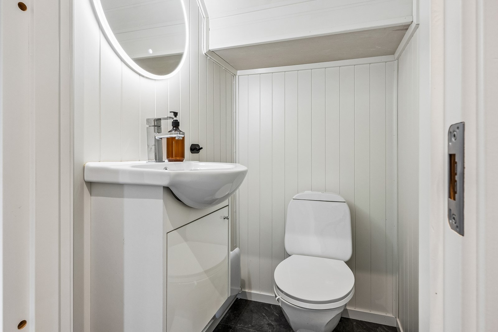 Ekstra wc rom i 1. etg. Galleribilde