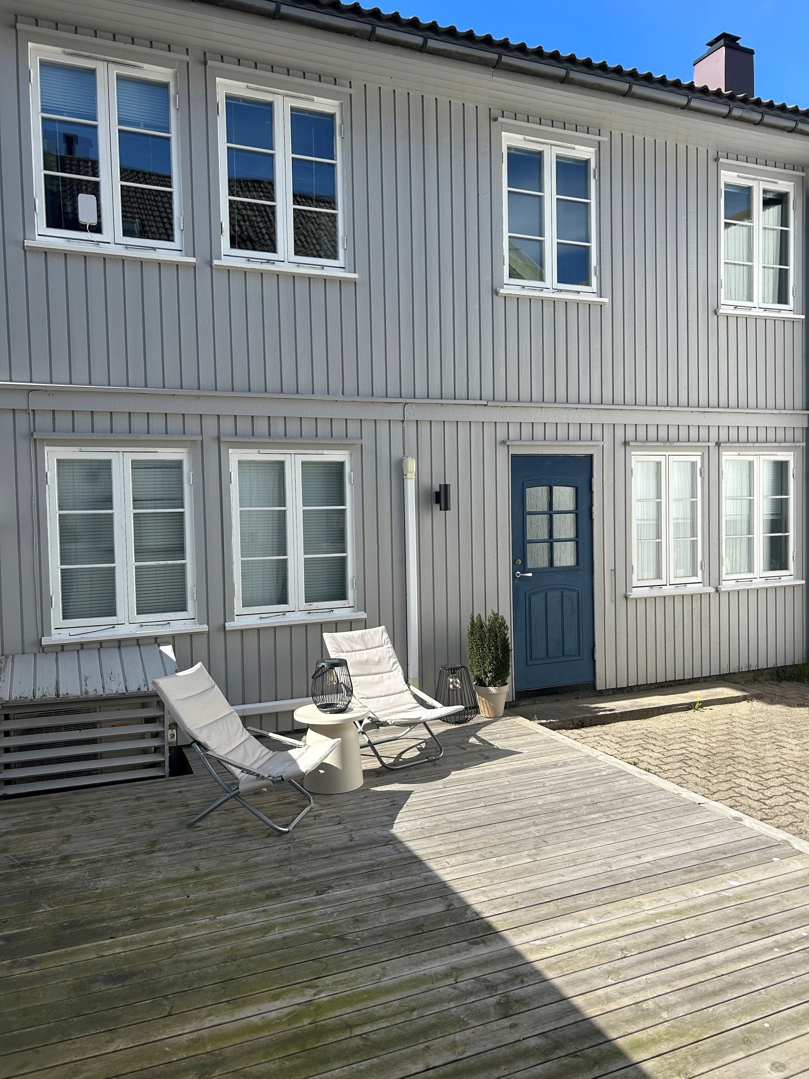 Privat inngangsparti til boligen - kun til denne boligen. Galleribilde