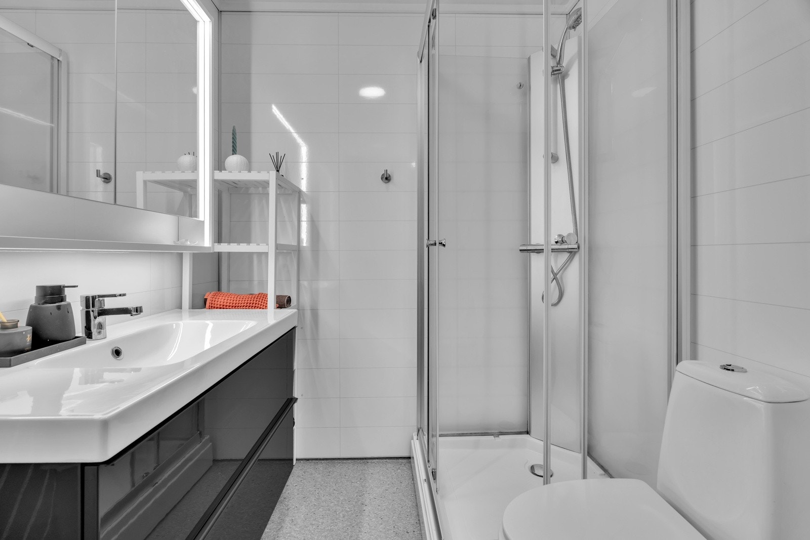 Bad med dusjkabinett i 2.etg. Galleribilde