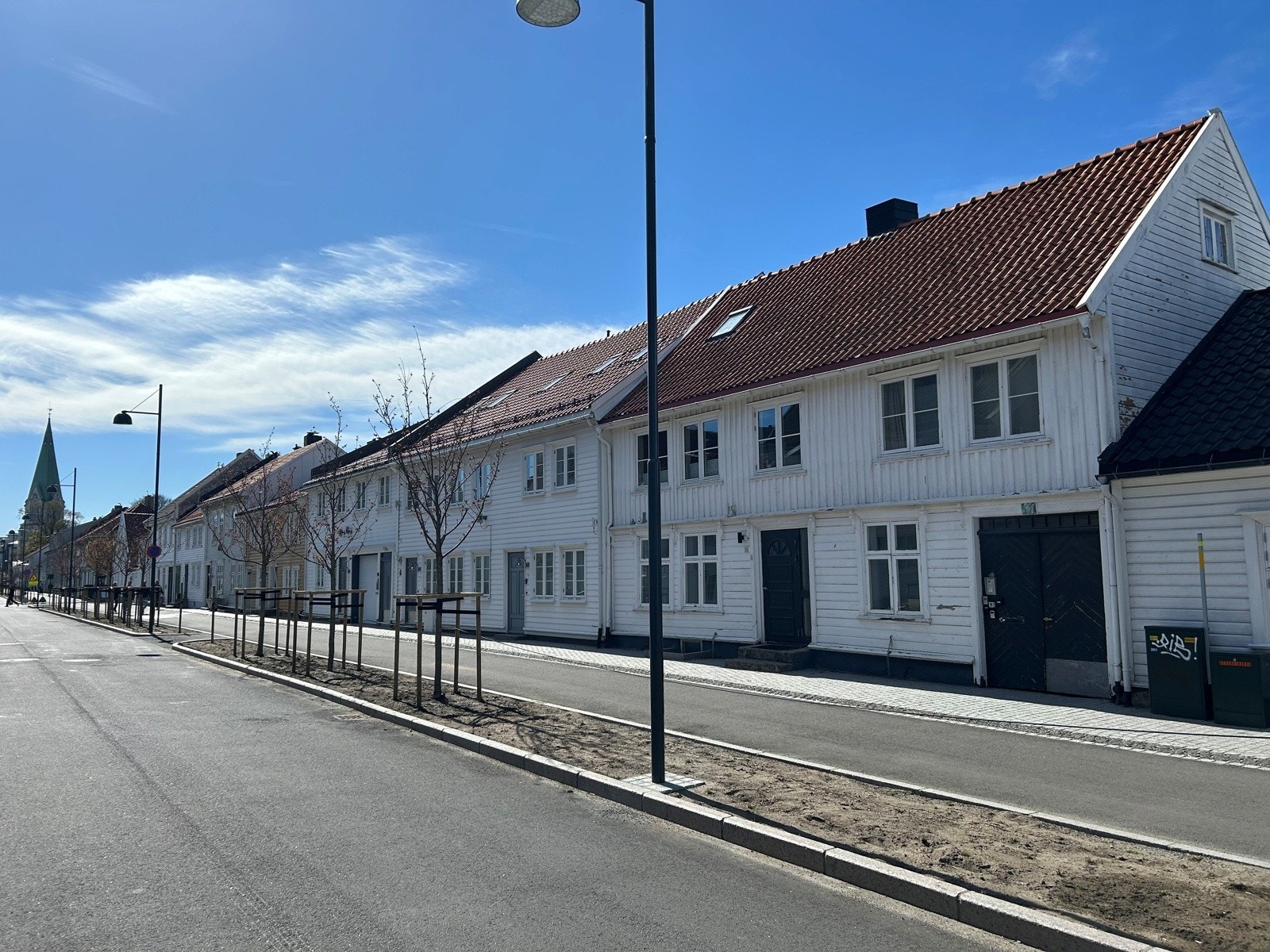 Fasadebygg mot gate - umiddelbar nærhet til Torvet og Markensgate. Galleribilde