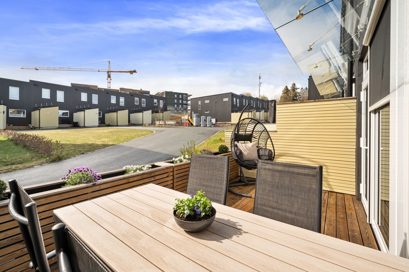 Markterrassen er på 15m² og har god plass til ønsket utemøblement. Galleribilde