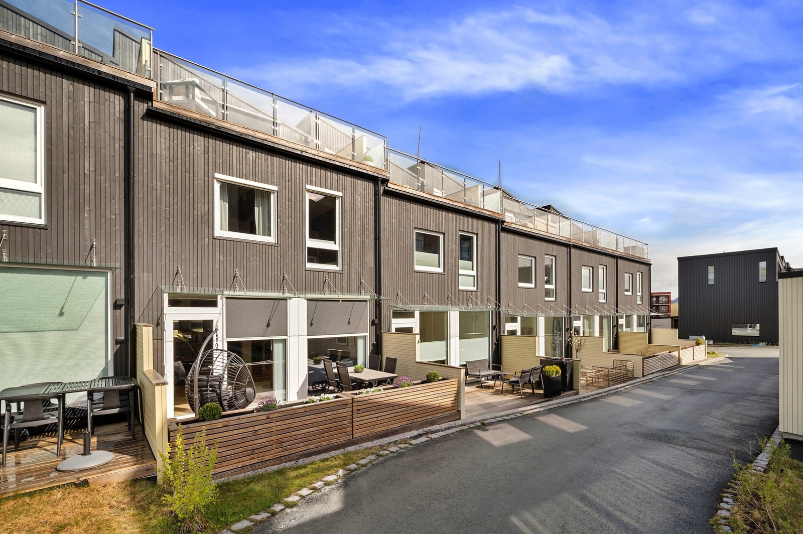 EiendomsMegler1 v/ Kenneth Johansen har gleden av å presentere Bonesvegen 23C! Foto: Krokstad & Nervik v/ Jens-Martin Nervik. Galleribilde