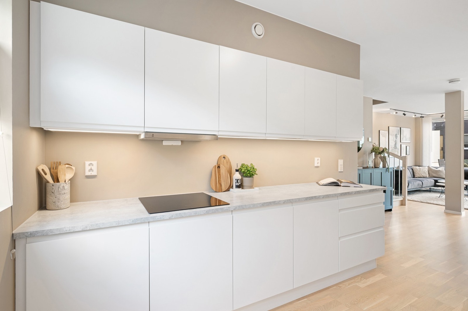 Kjøkkenet måles til gode 9,8m². Galleribilde