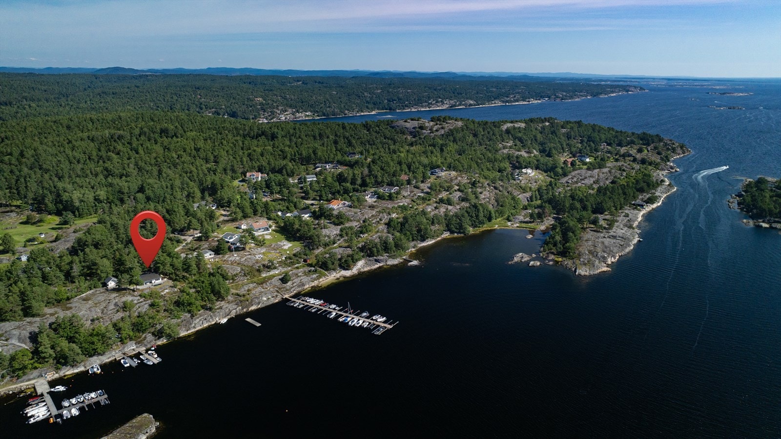 I området er det fine turmuligheter, og kyststien går langs Skudvikveien. Galleribilde