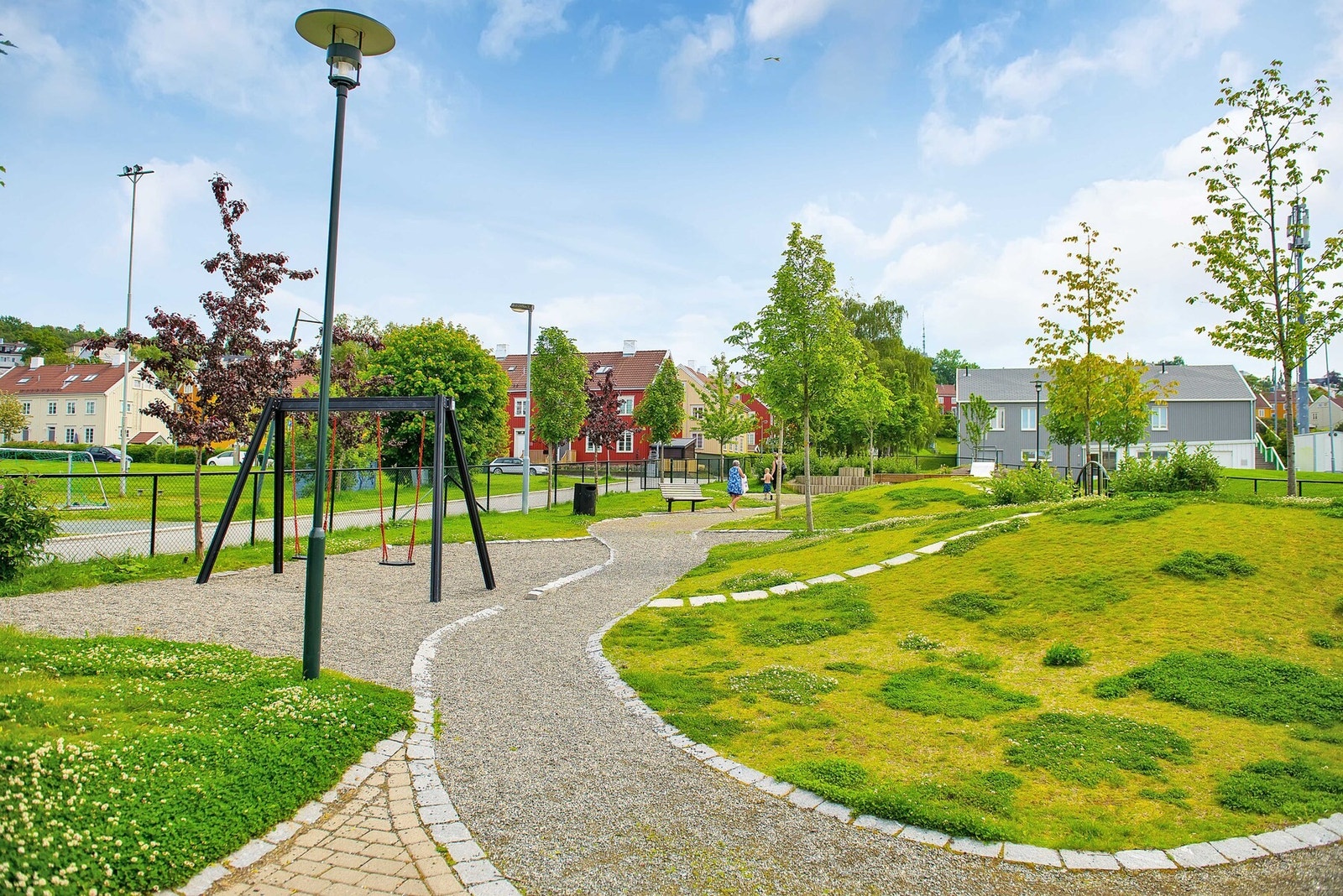 Leiligheten har en ypperlig beliggenhet på Rosenborg med kort avstand til bhg, skoler, Solsiden, Bakklandet, studiesteder og fine aktivitetstilbud for barn og unge! Galleribilde