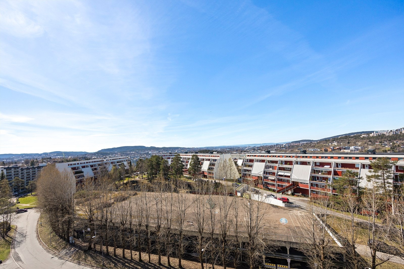 Nydelig panorama utsikt mot byen Galleribilde
