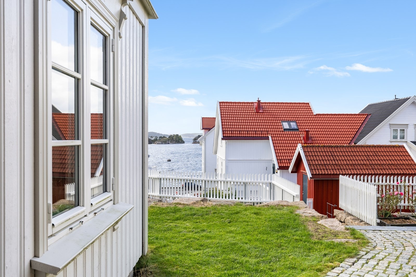 Flott beliggende hytte på Gjevingpynten med hyggelige uteområder Galleribilde