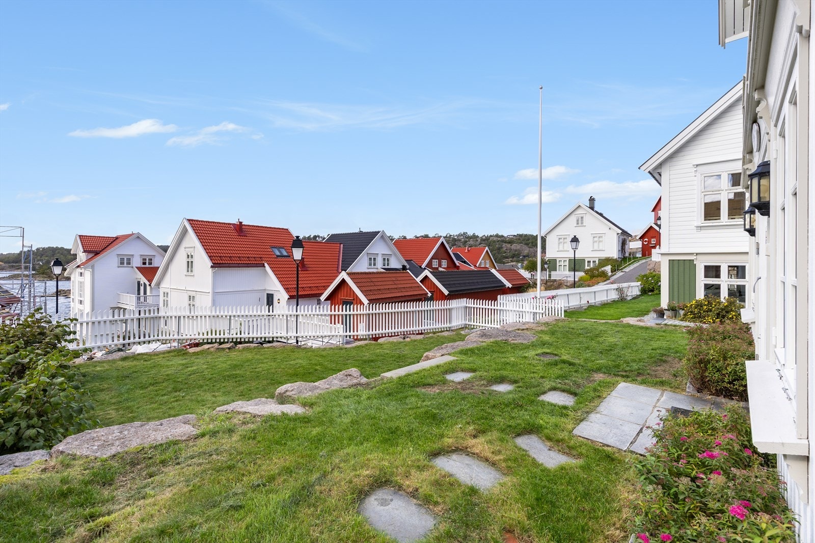 Sjarmerende og koselig hytteområde bestående av hytter og leiligheter Galleribilde
