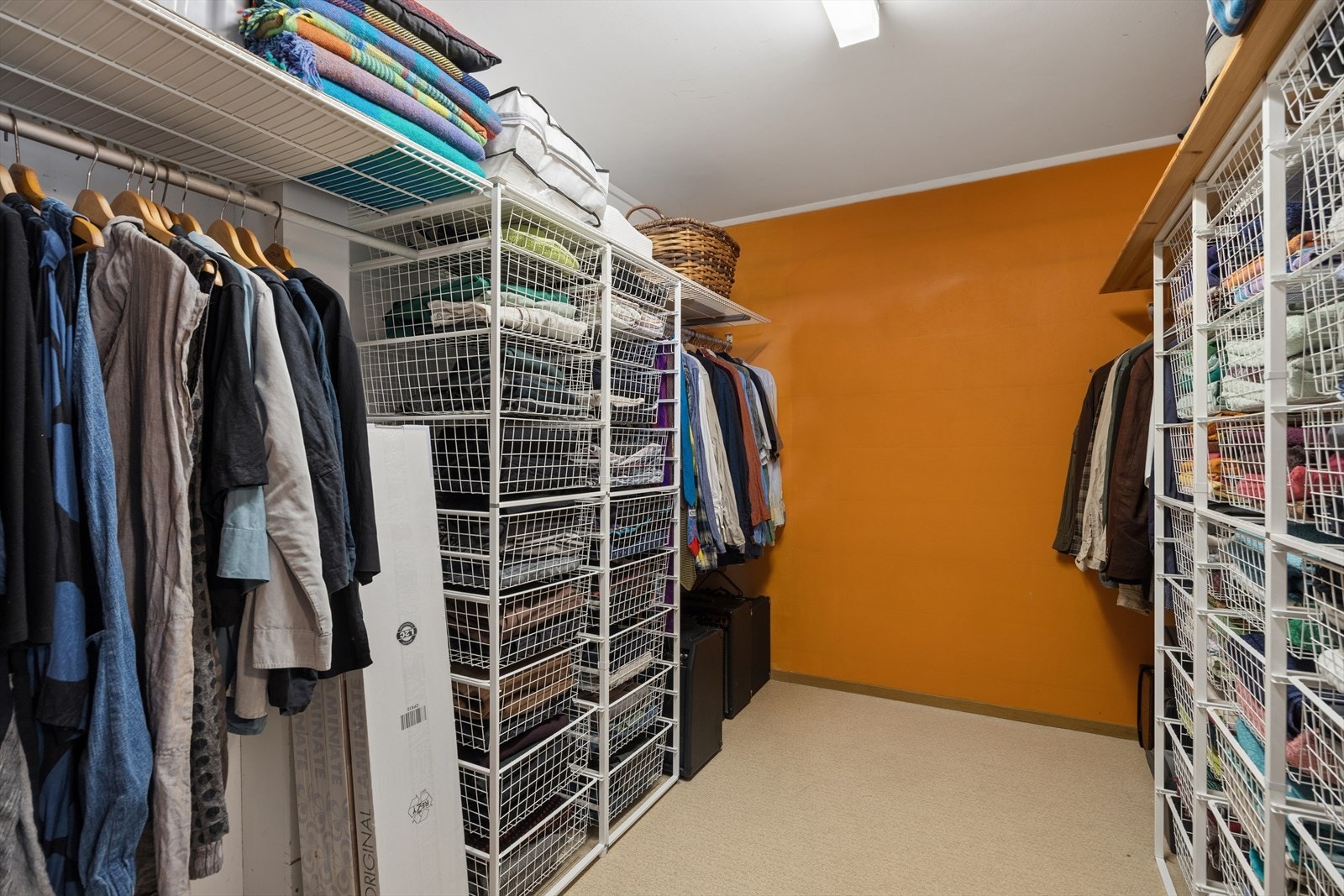 Stor bod med mye god lagringsplass Galleribilde