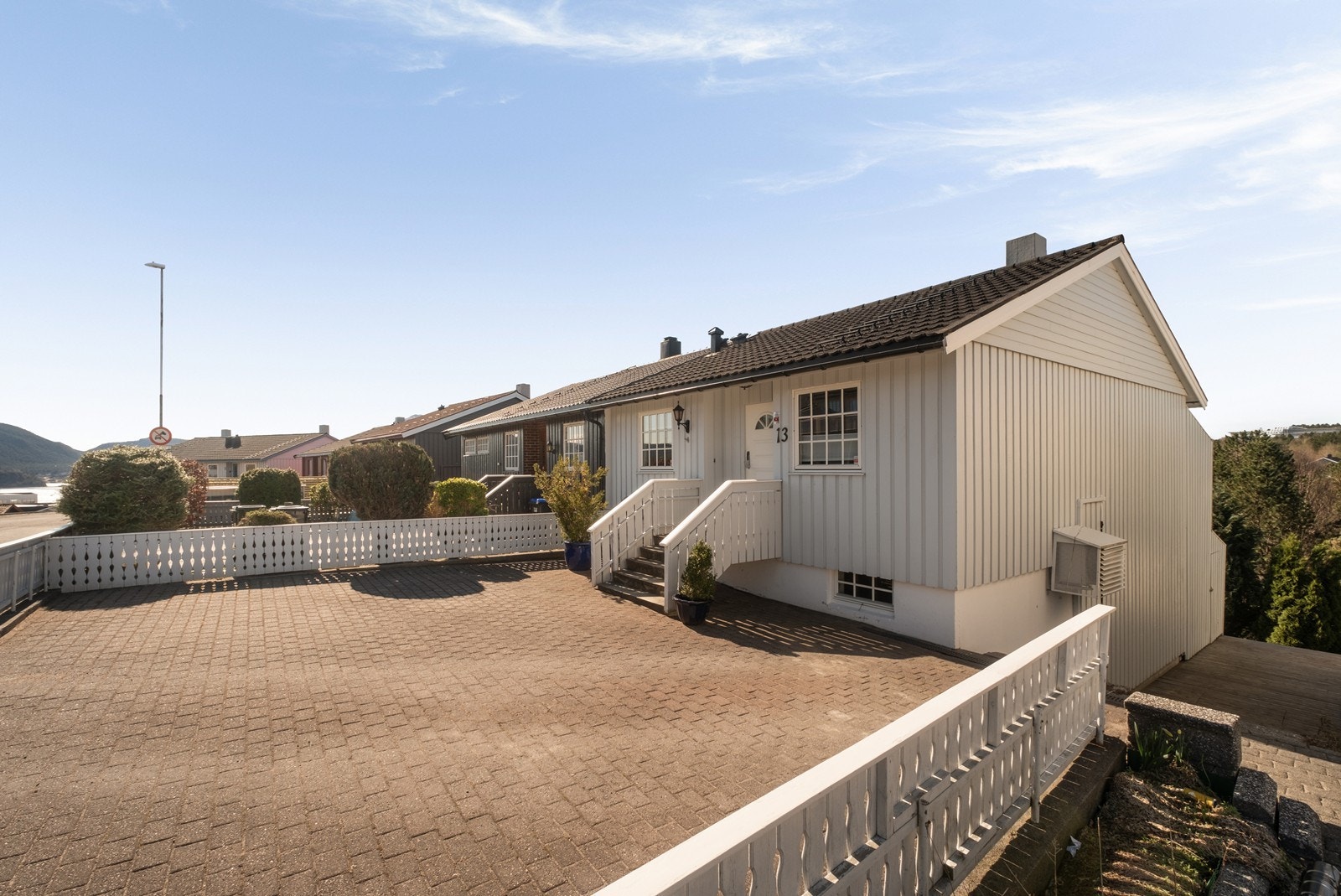 Aktiv Eiendomsmegling v/ Erik Ulseth ønsker velkommen til Slyngeveien 13! Foto: André Tomas Ormset-Paredes Galleribilde