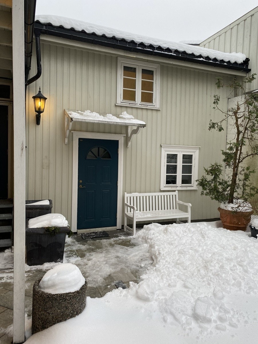 Fasade vinter. Galleribilde