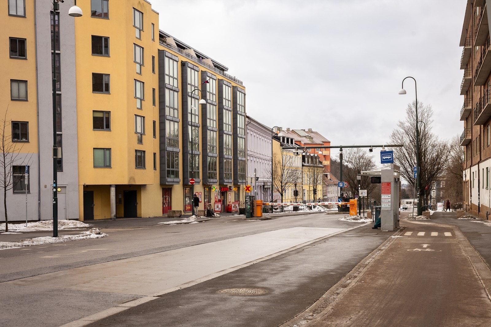 Det er også kollektivmuligheter rett ved leiligheten. Galleribilde
