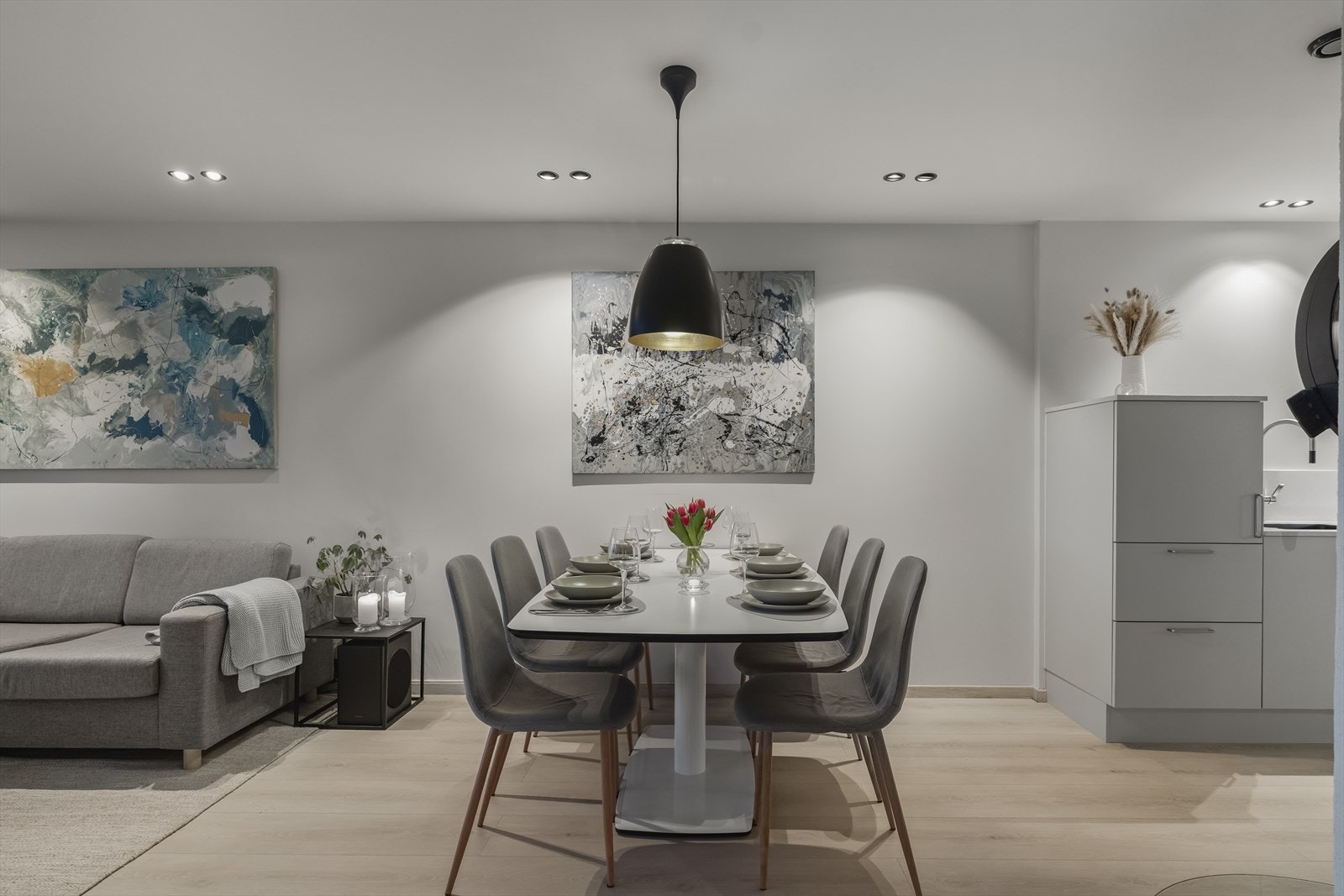 Her kan familie og venner samles til gode måltider og hyggelige stunder! Galleribilde