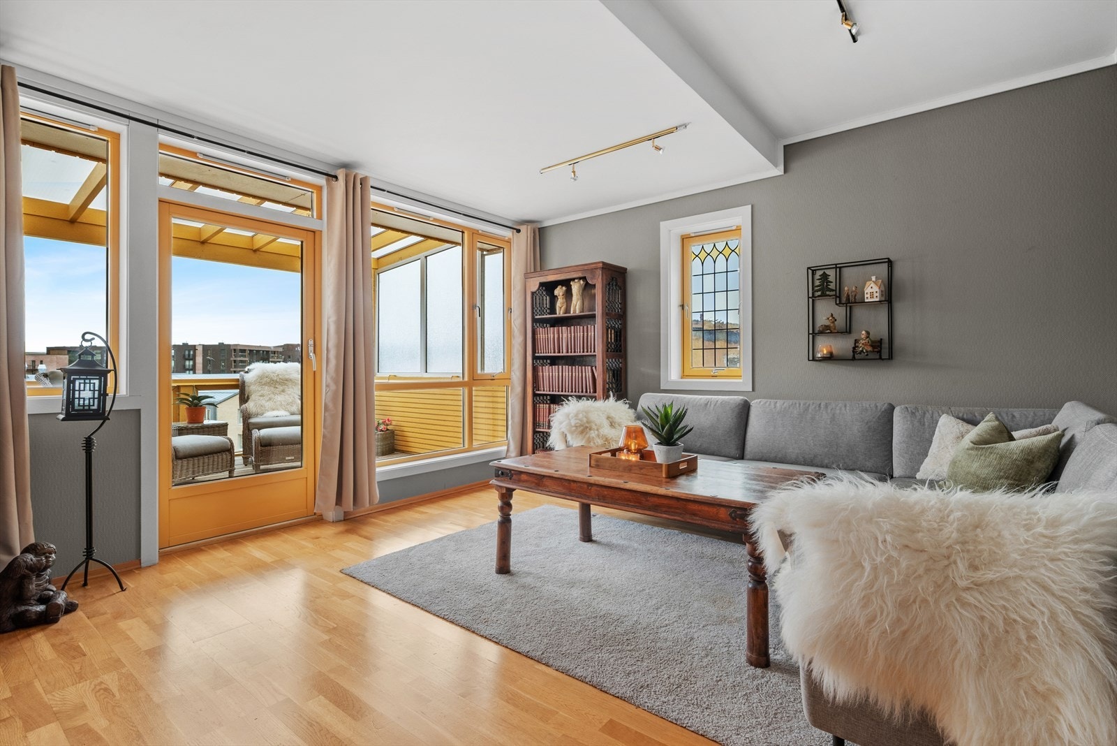 Selve leiligheten er på ca. 97 kvm og har en praktisk og fin planløsning. Galleribilde