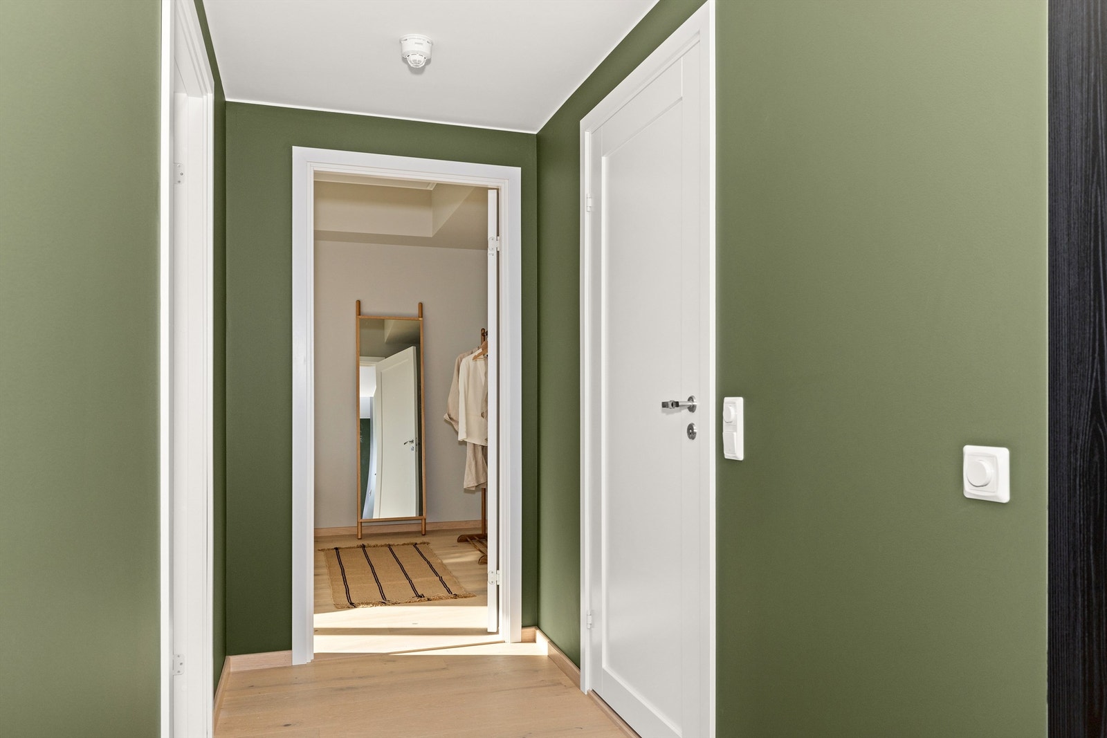 Videre har du adkomst til de to soverommene og badet. Galleribilde
