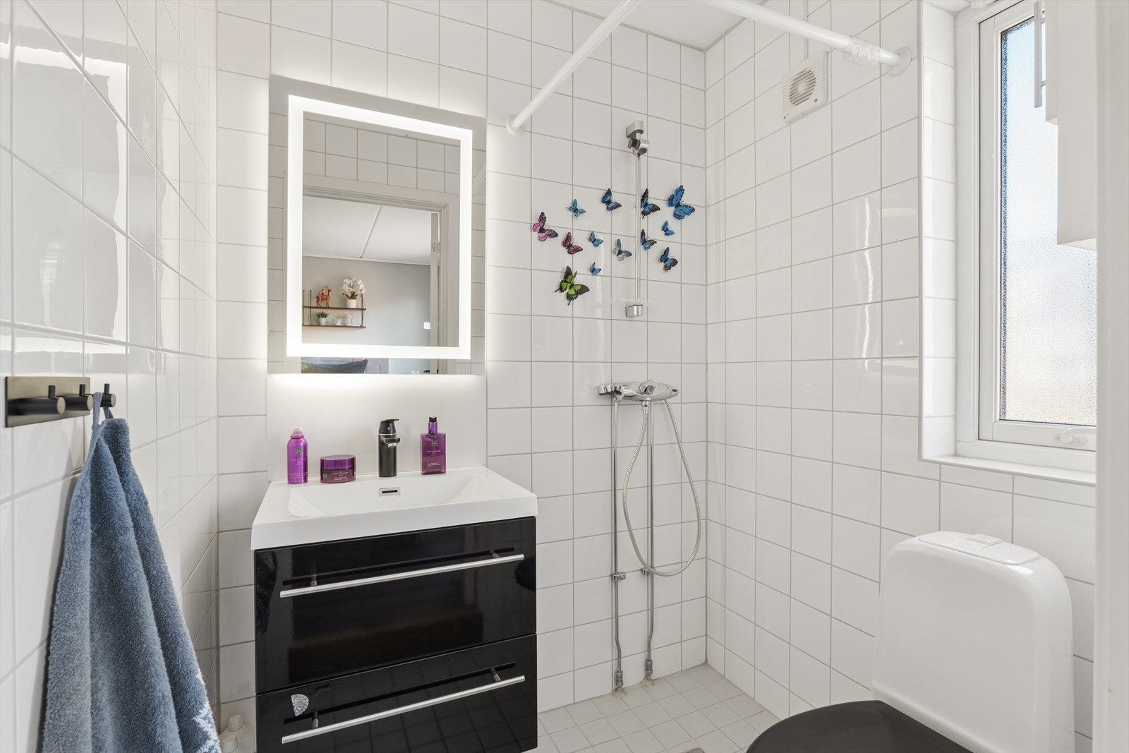 Her er det wc, dusj og servantskap. Galleribilde