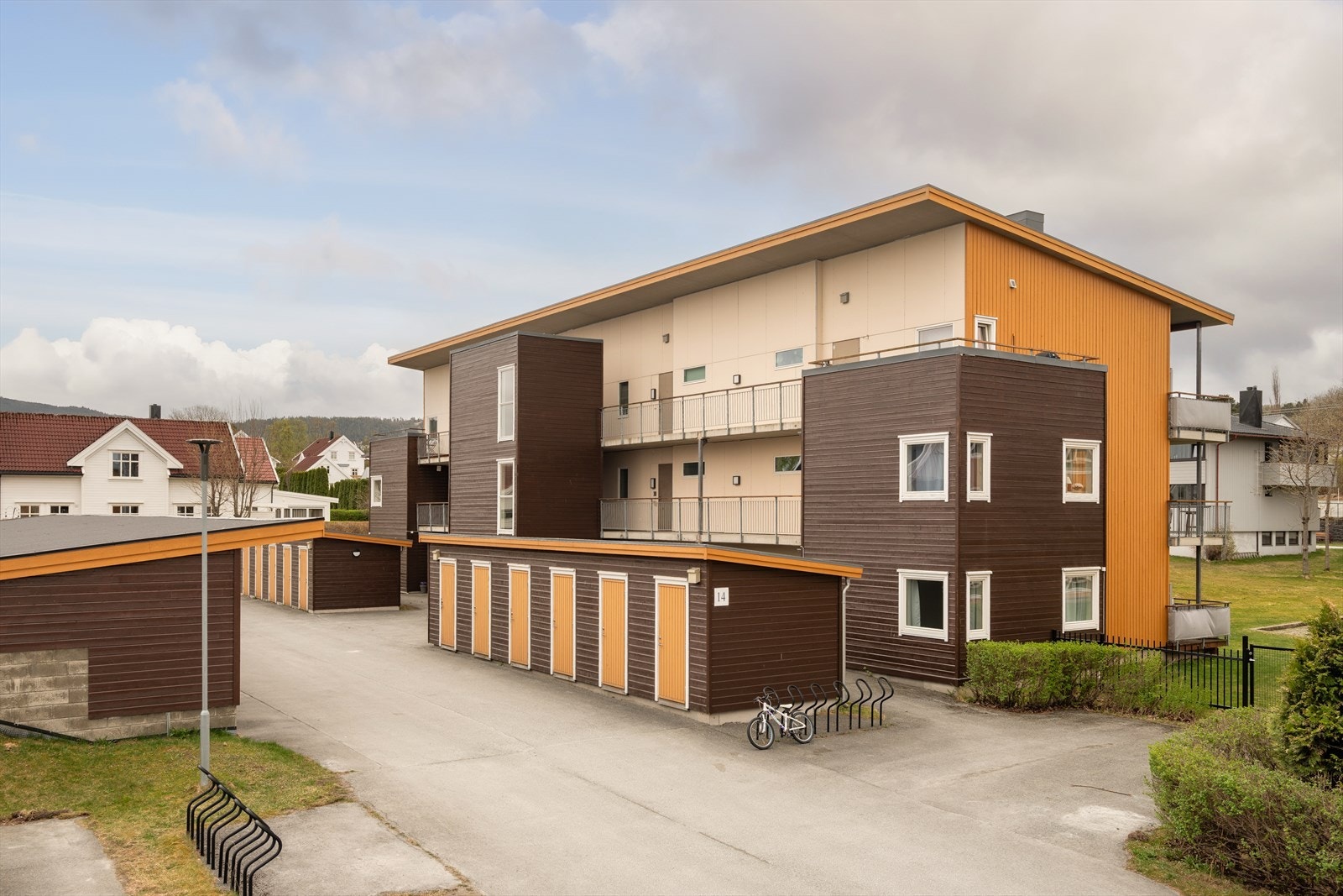 Det medfølger ekstern bod på ca. 5m² med god plass til oppbevaring. Galleribilde